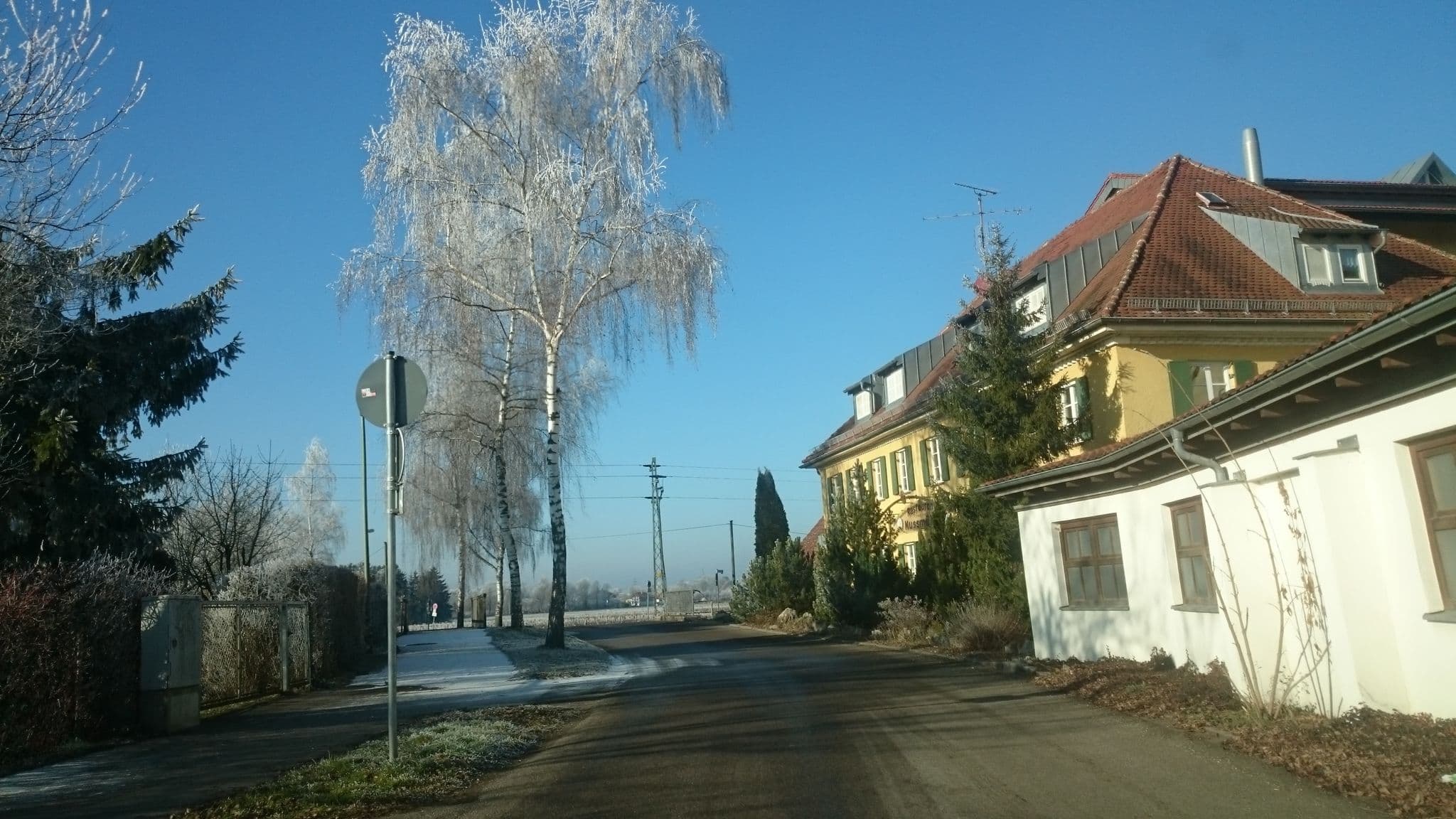 Street view near Hotel am Friedberger See, Friedberg — © msdess (CC BY-SA · Mapillary)