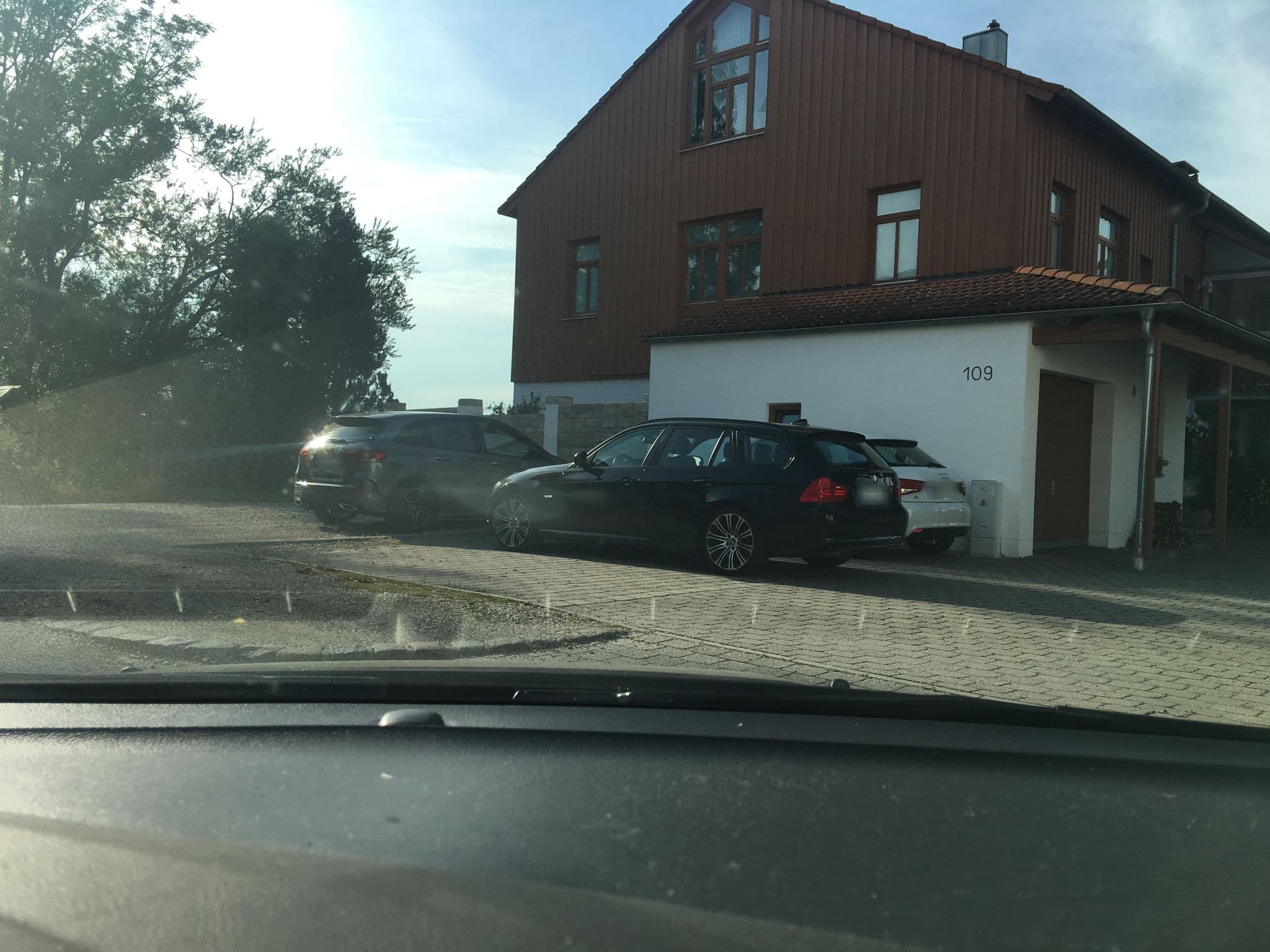 Street view near Übernachtungen Seim, Erding — © ioso (CC BY-SA · Mapillary)