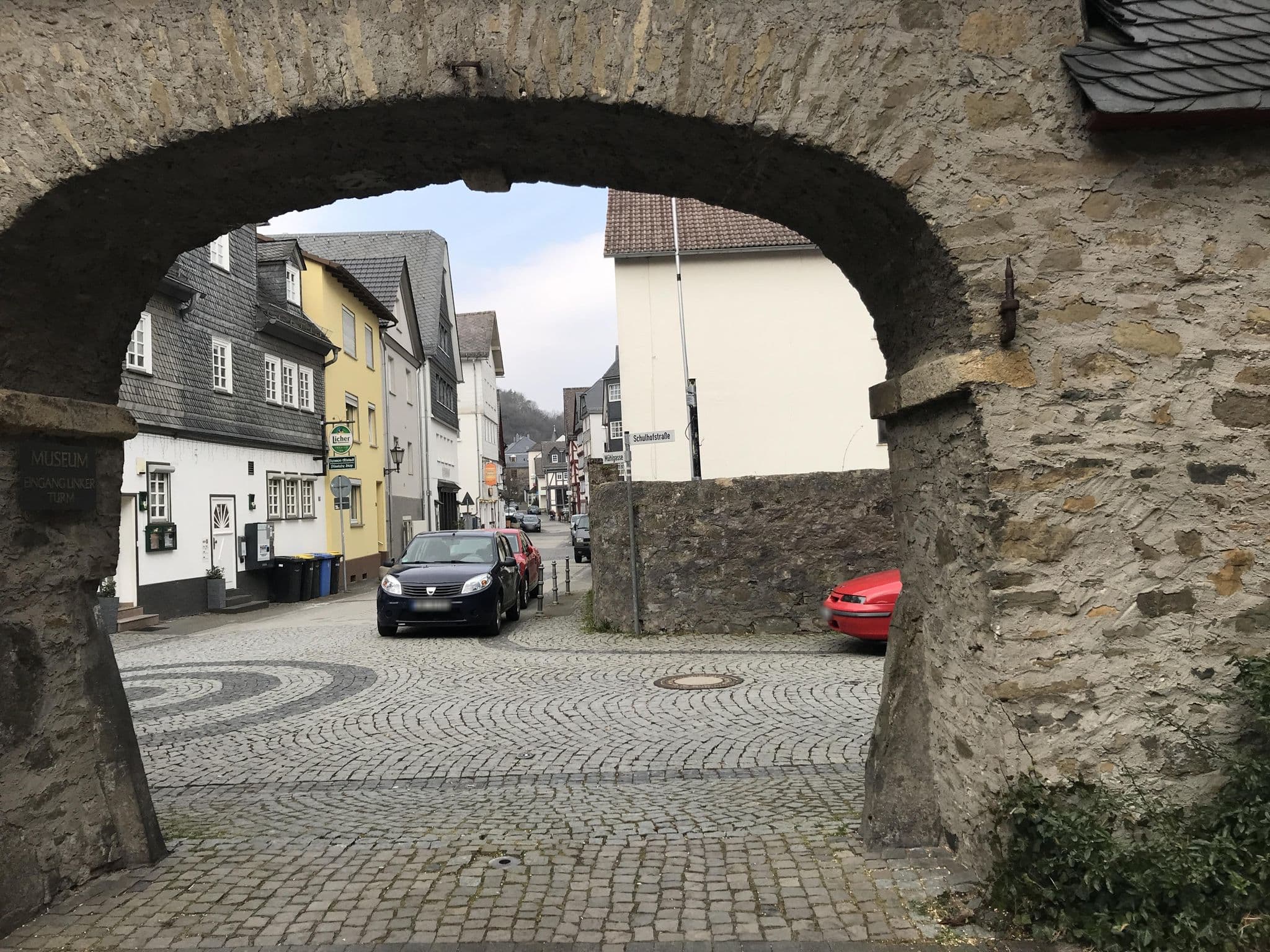Street view near Hotel Hohe Schule, Herborn — © troher15 (CC BY-SA · Mapillary)