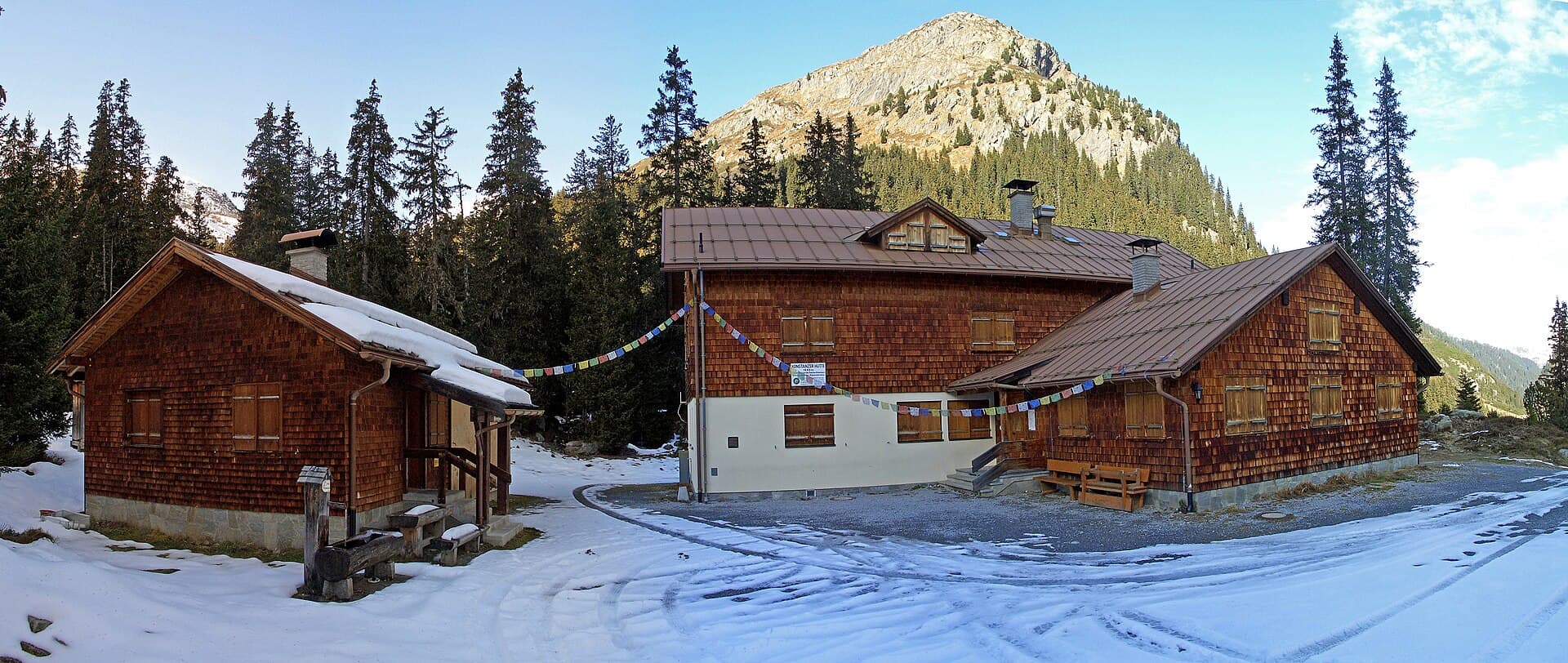 Konstanzer Hütte (via Wikimedia Commons, CC BY-SA 3.0)