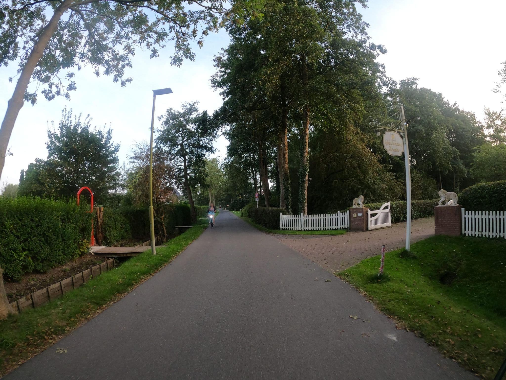 Street view near Gästehaus Zemke, Wilhelmshaven — © VIA_KK (CC BY-SA · Mapillary)