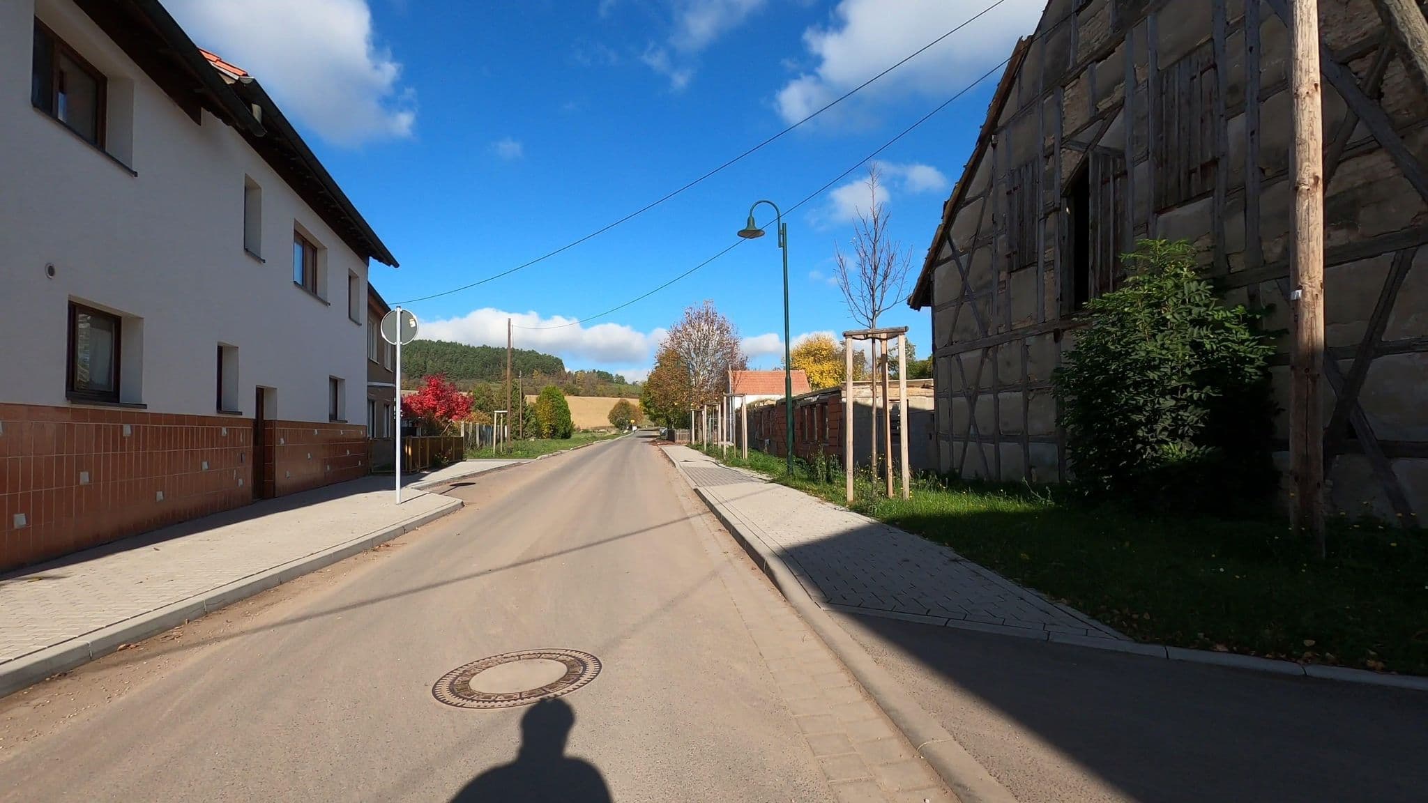 Street view near Gasthaus & Pension "Kellner", Stadtilm — © camdrive2000 (CC BY-SA · Mapillary)