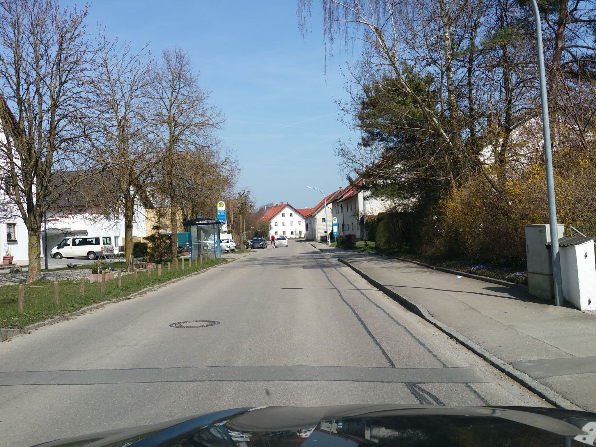 Street view near Landgasthof Lintsche, Langenpreising — © czmrtn (CC BY-SA · Mapillary)