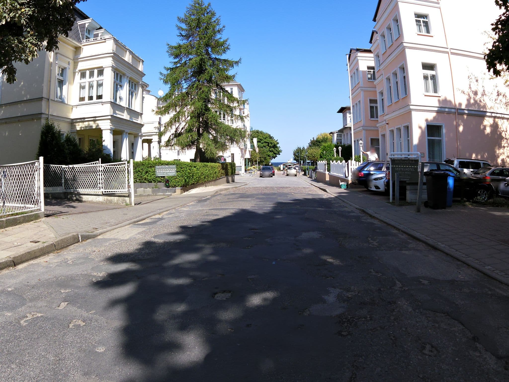 Street view near Villa Strandschloss, Seebad Heringsdorf