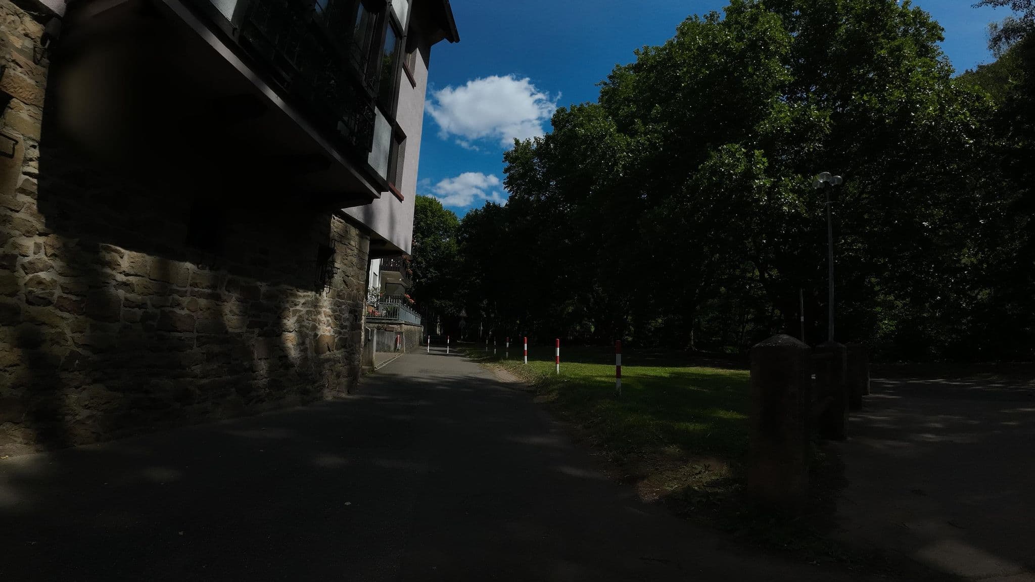 Street view near Fischerhof Appartements, Bad Münster am Stein-Ebernburg — © teddy73 (CC BY-SA · Mapillary)