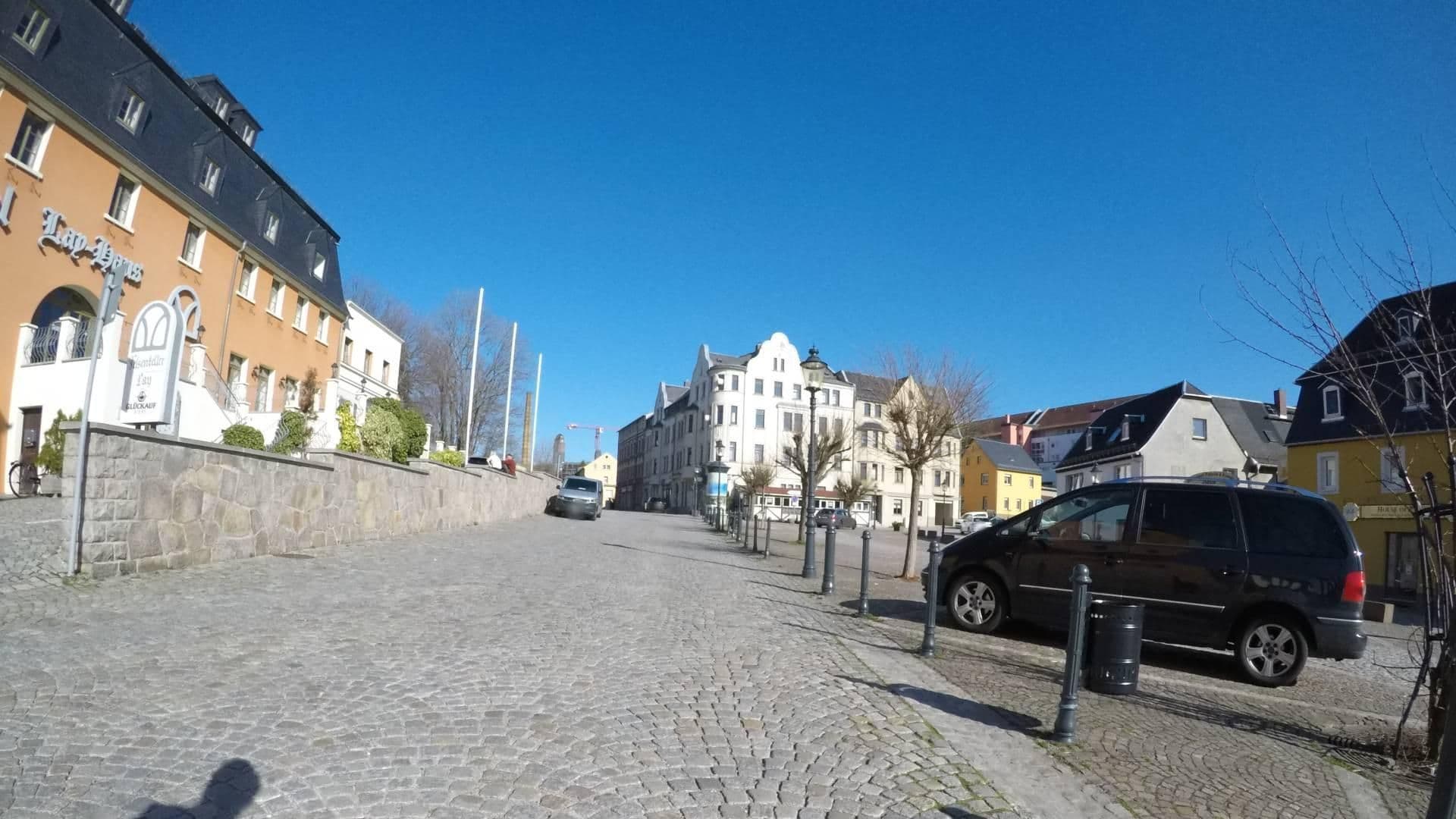 Street view near Lay Haus, Limbach-Oberfrohna — © ogniretzlab (CC BY-SA · Mapillary)