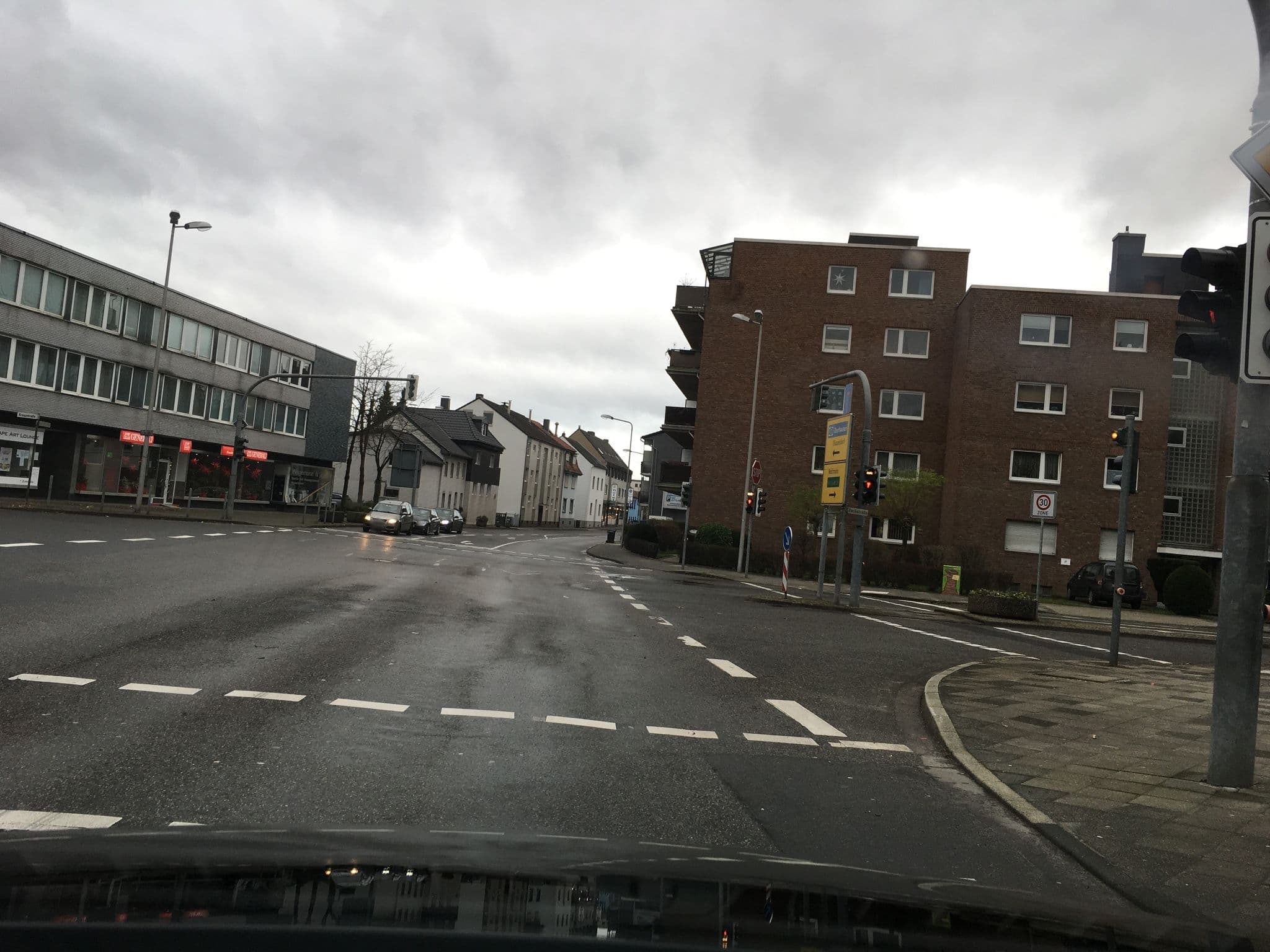 Street view near Bach-Stuben, Erkrath — © wladimir (CC BY-SA · Mapillary)