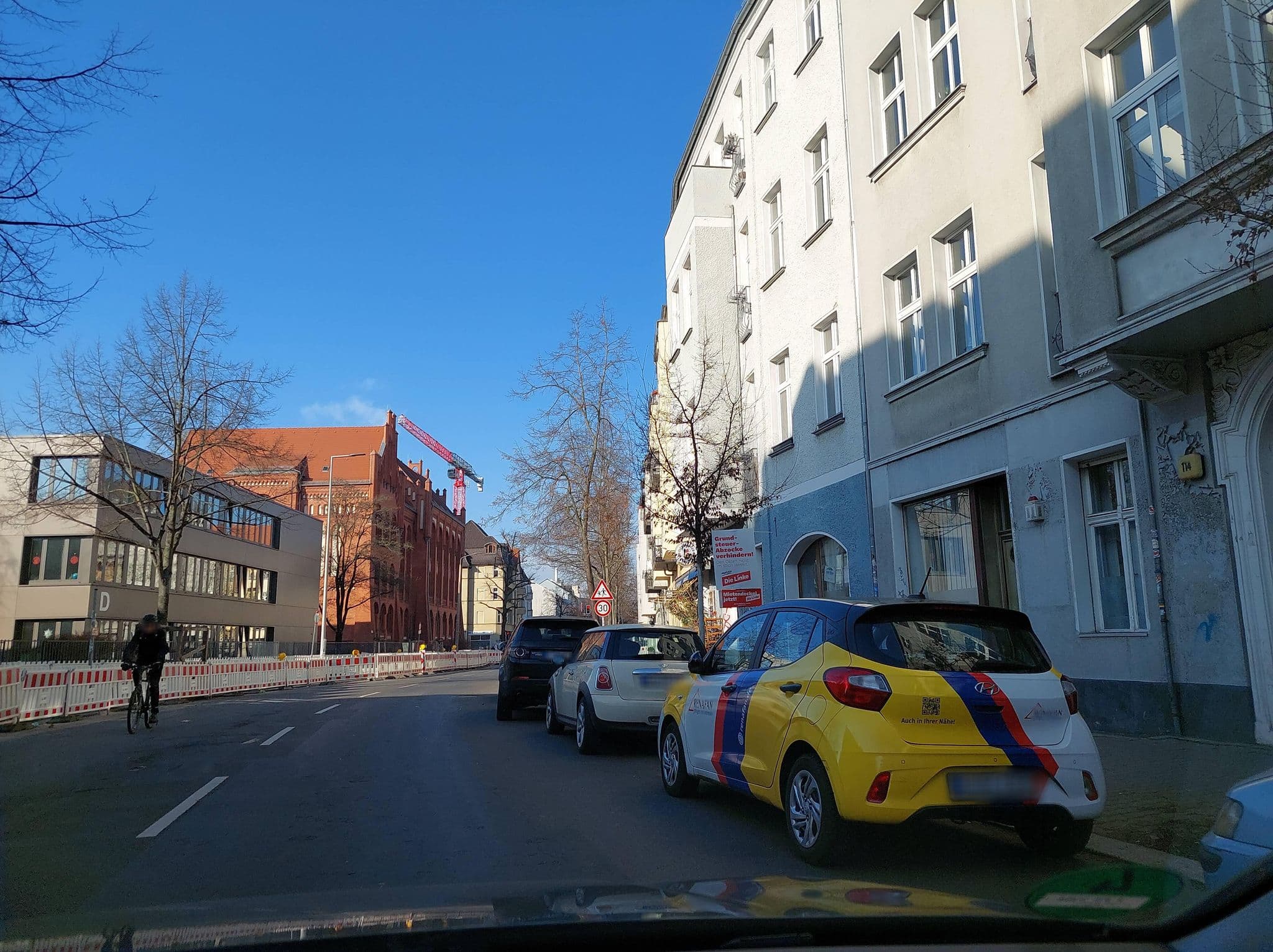 Street view near Hotel - Pension Schäfer, Niederschöneweide — © DBSEV_SBB (CC BY-SA · Mapillary)
