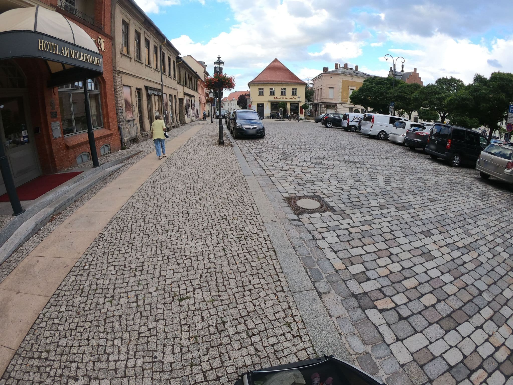 Street view near Hotel am Molkenmarkt, Brandenburg an der Havel — © tordans (CC BY-SA · Mapillary)