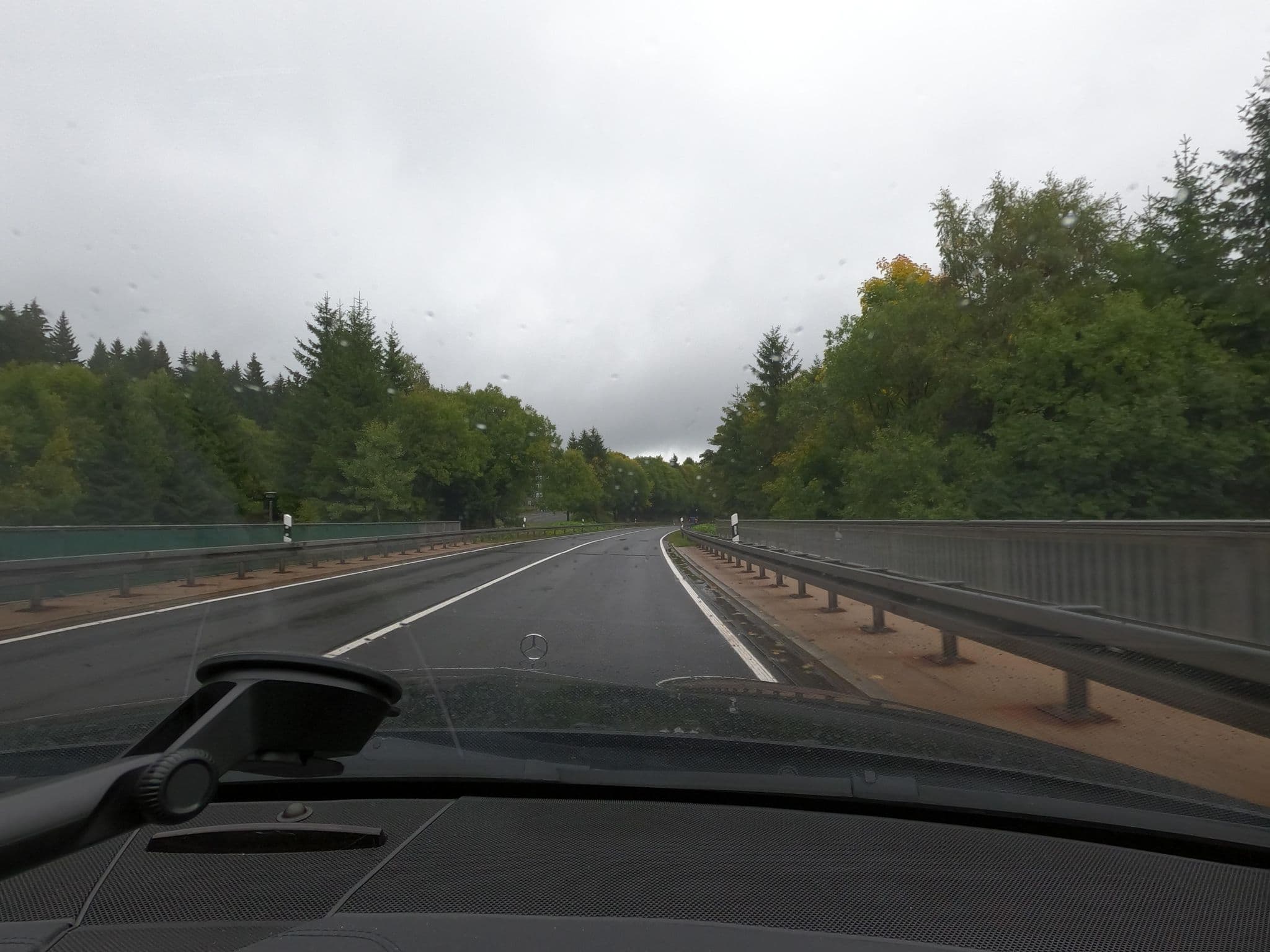 Street view near Ferienwohnungen "Haus Schmiechen", Oberhof — © saschahaberkorn (CC BY-SA · Mapillary)
