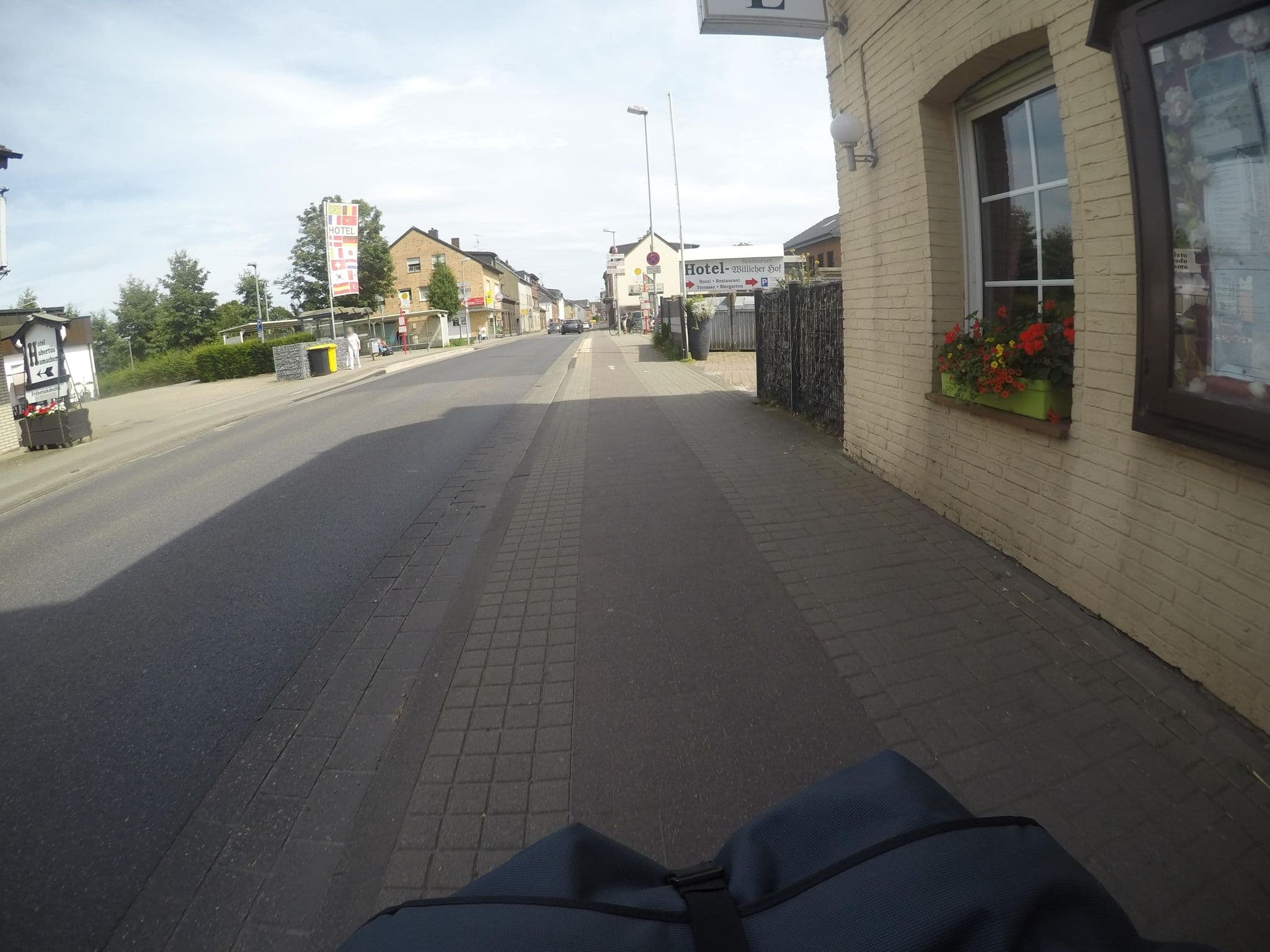 Street view near Hotel Restaurant Willicher Hof, Willich — © mfa (CC BY-SA · Mapillary)