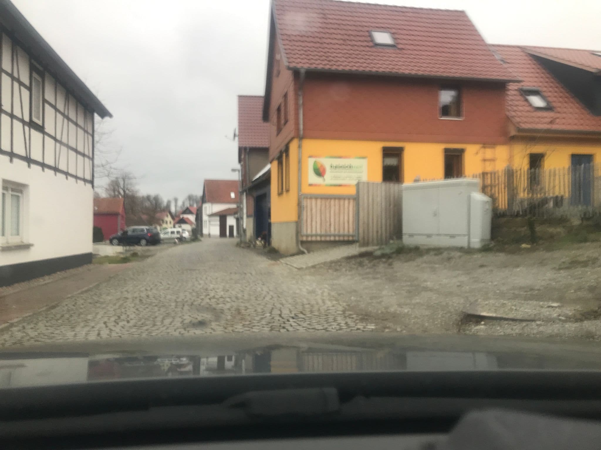 Street view near Ferienhof Hainich-Zeit, Heyerode — © saschahaberkorn (CC BY-SA · Mapillary)