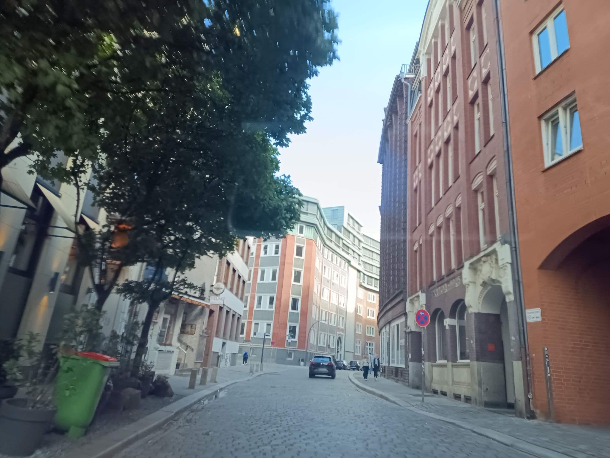 Street view near SiR Nikolai Hamburg, HafenCity — © thetornado76 (CC BY-SA · Mapillary)