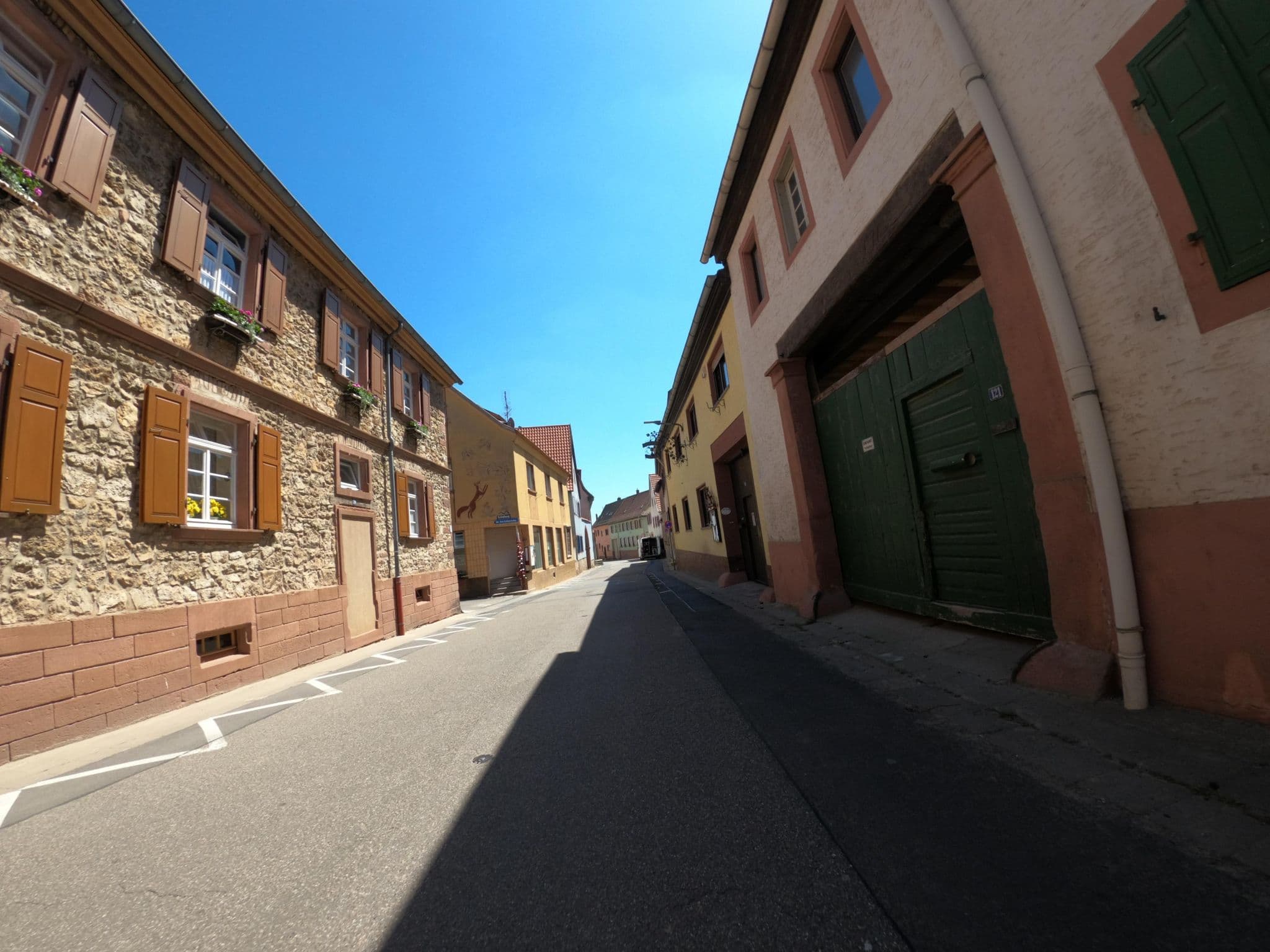 Street view near Weingut und Pension Lösch, Bockenheim — © atze02 (CC BY-SA · Mapillary)