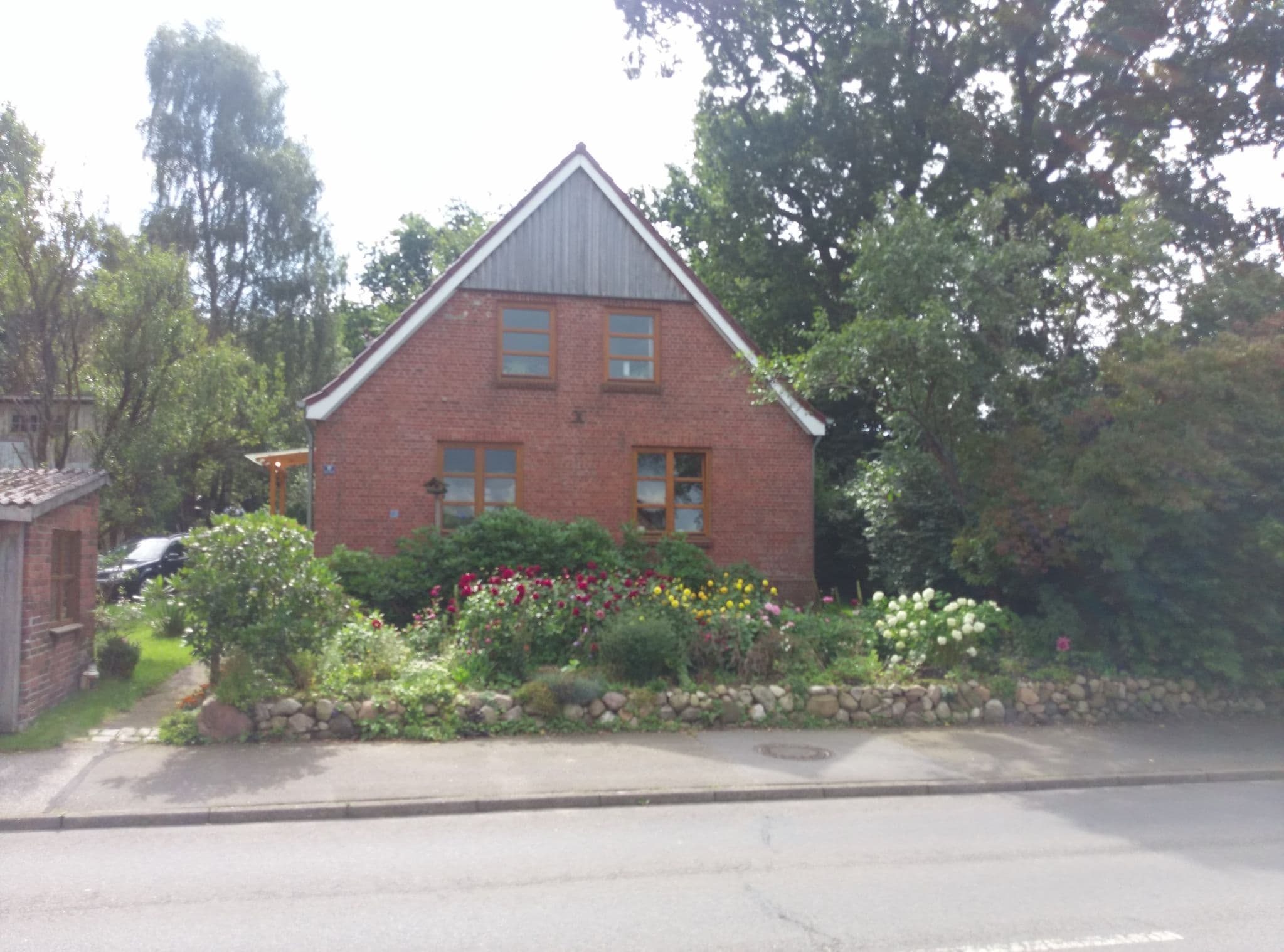 Street view near Hof Rahlf im Naturpark Aukrug, Aukrug — © jpotthoff (CC BY-SA · Mapillary)