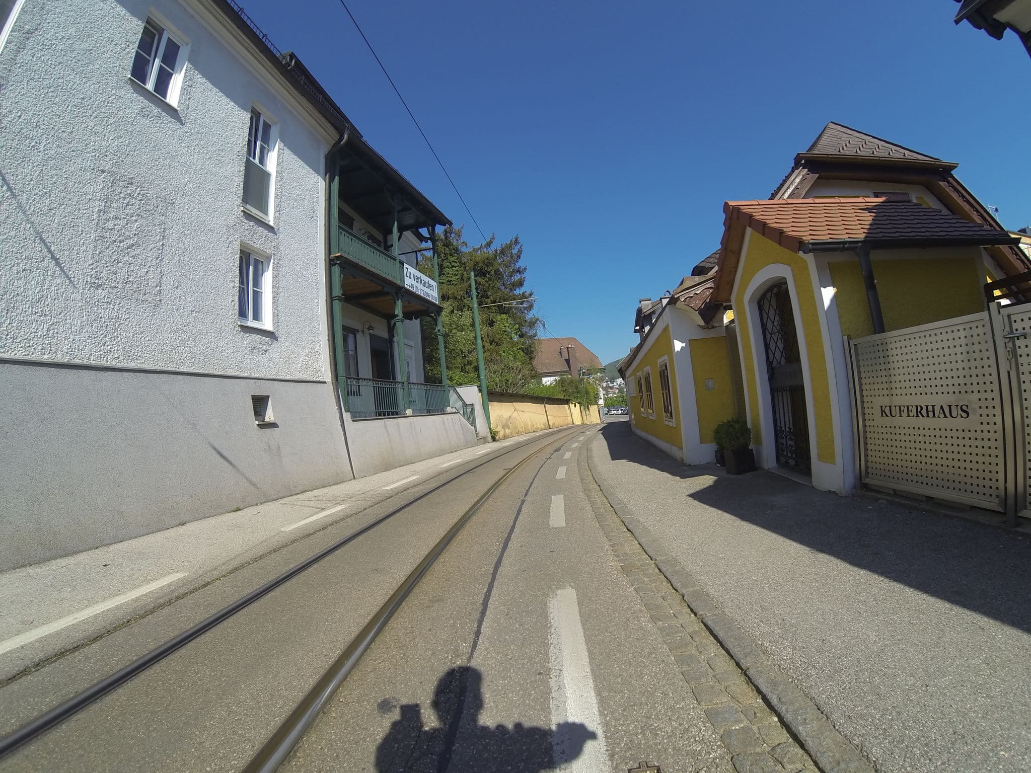 Street view near Kuferhaus, Gmunden — © johebi (CC BY-SA · Mapillary)