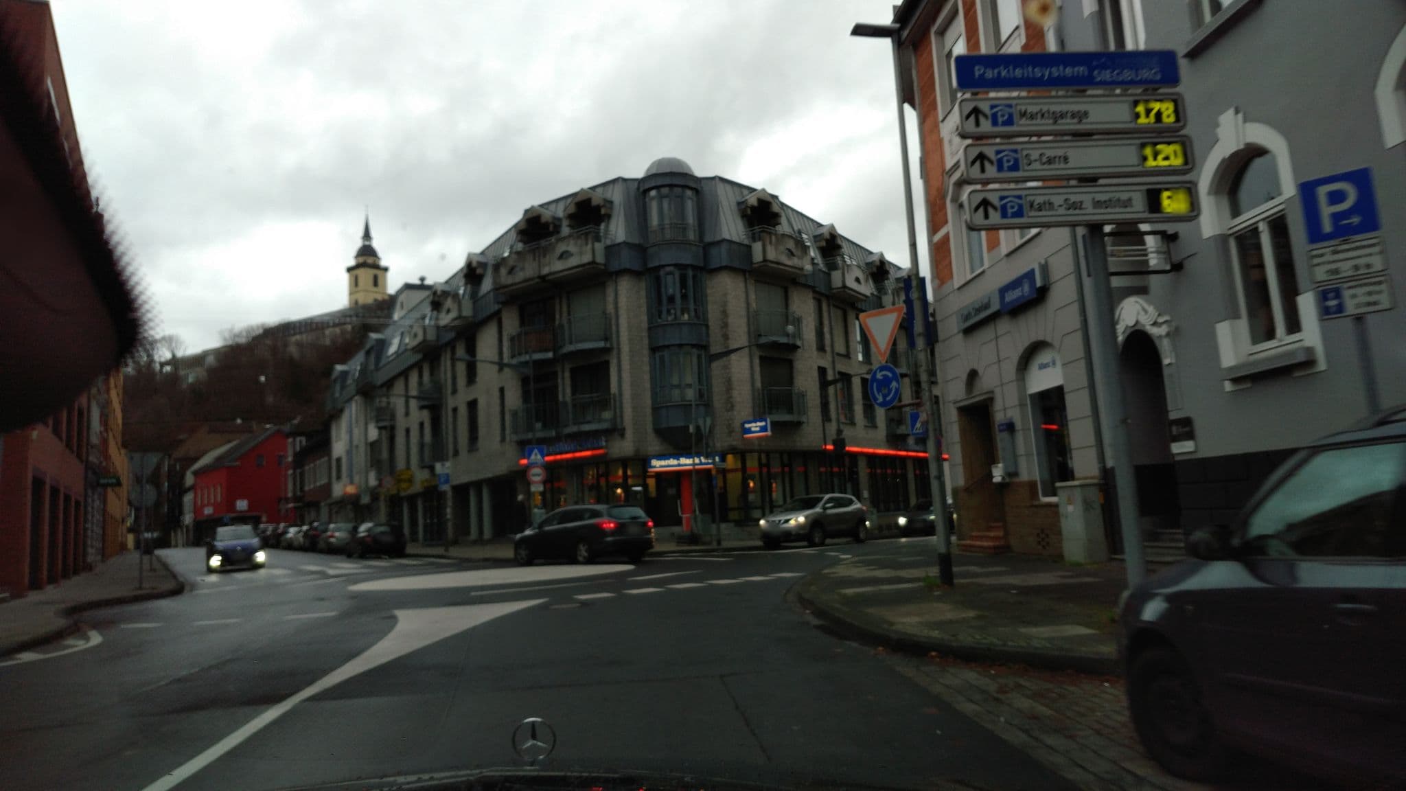 Street view near City Apartments Siegburg, Siegburg — © simon1234 (CC BY-SA · Mapillary)