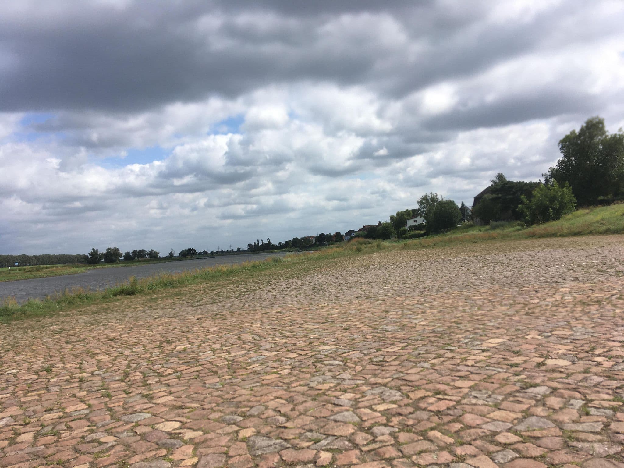Street view near Strehla Womo Stellplatz, Strehla — © eserte (CC BY-SA · Mapillary)