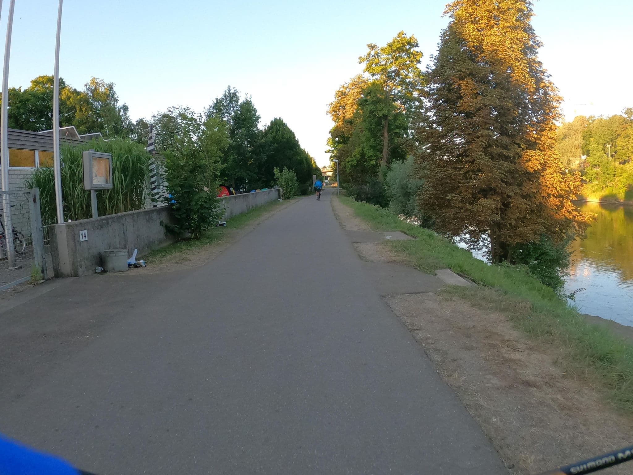 Street view near Ulmer Paddler e.V. Zeltwiese, Ulm — © looniverse (CC BY-SA · Mapillary)