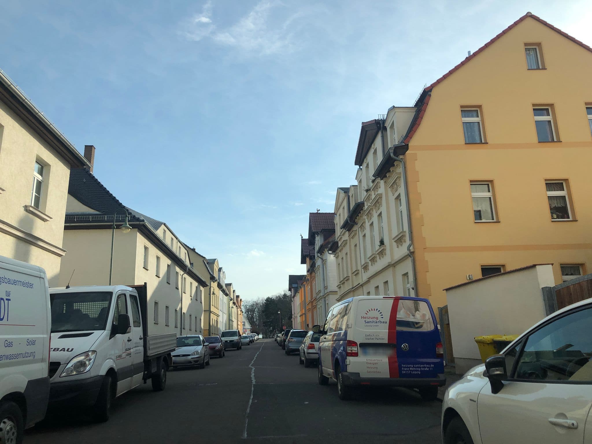 Street view near Wohnungsvermietung Schmidt, Großpösna — © grenzland (CC BY-SA · Mapillary)