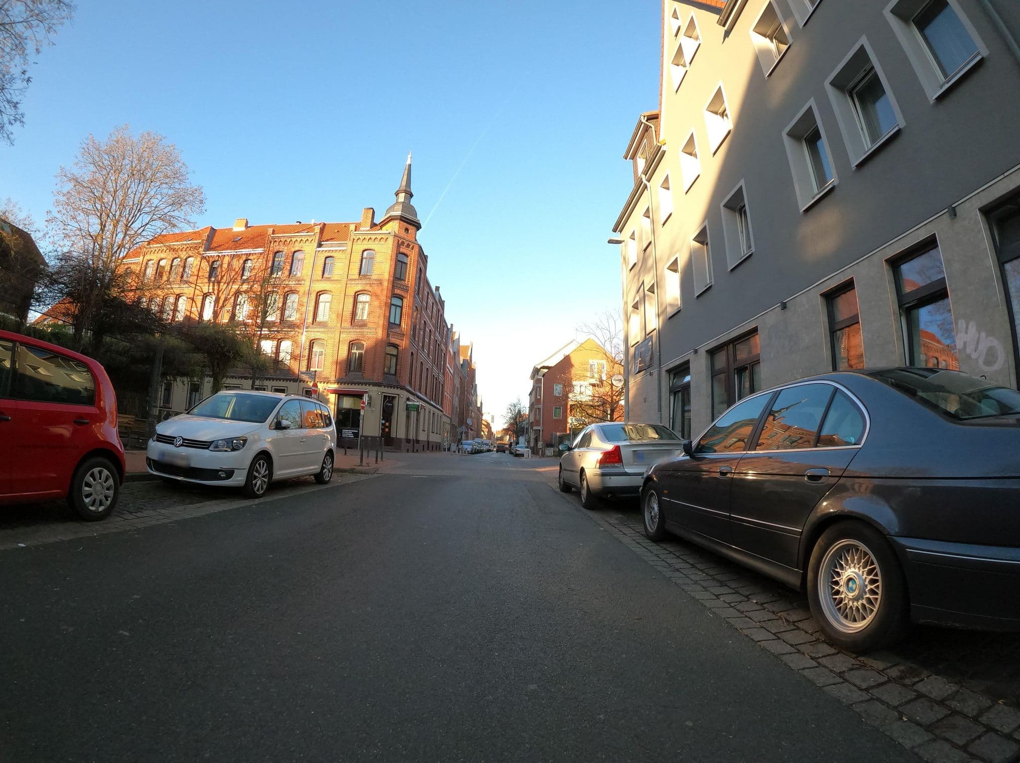 Street view near Apart Hannover, Linden-Süd — © Langfahrer (CC BY-SA · Mapillary)
