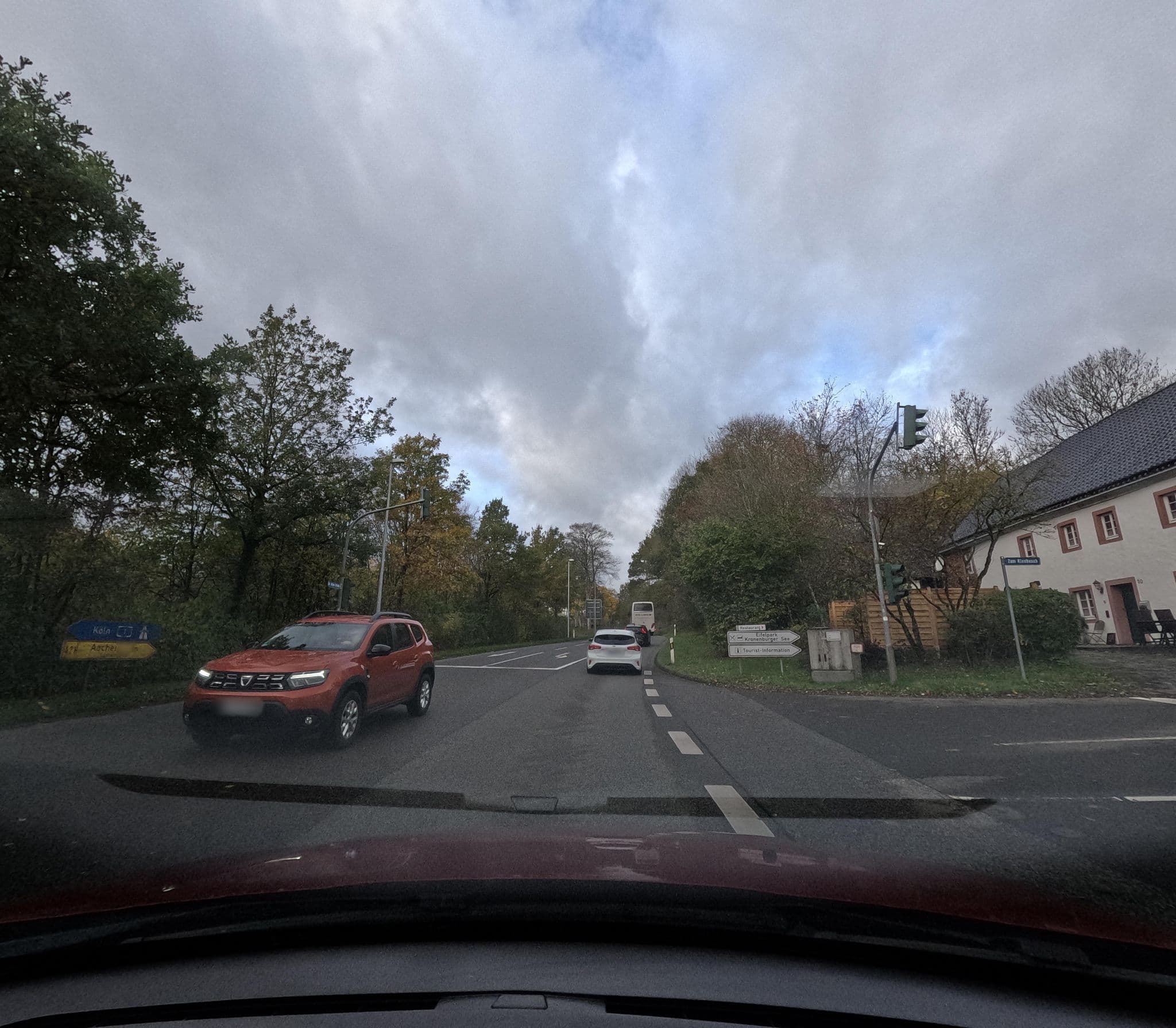 Street view near Ferienwohnung Söns, Stadtkyll — © hirschkauz (CC BY-SA · Mapillary)