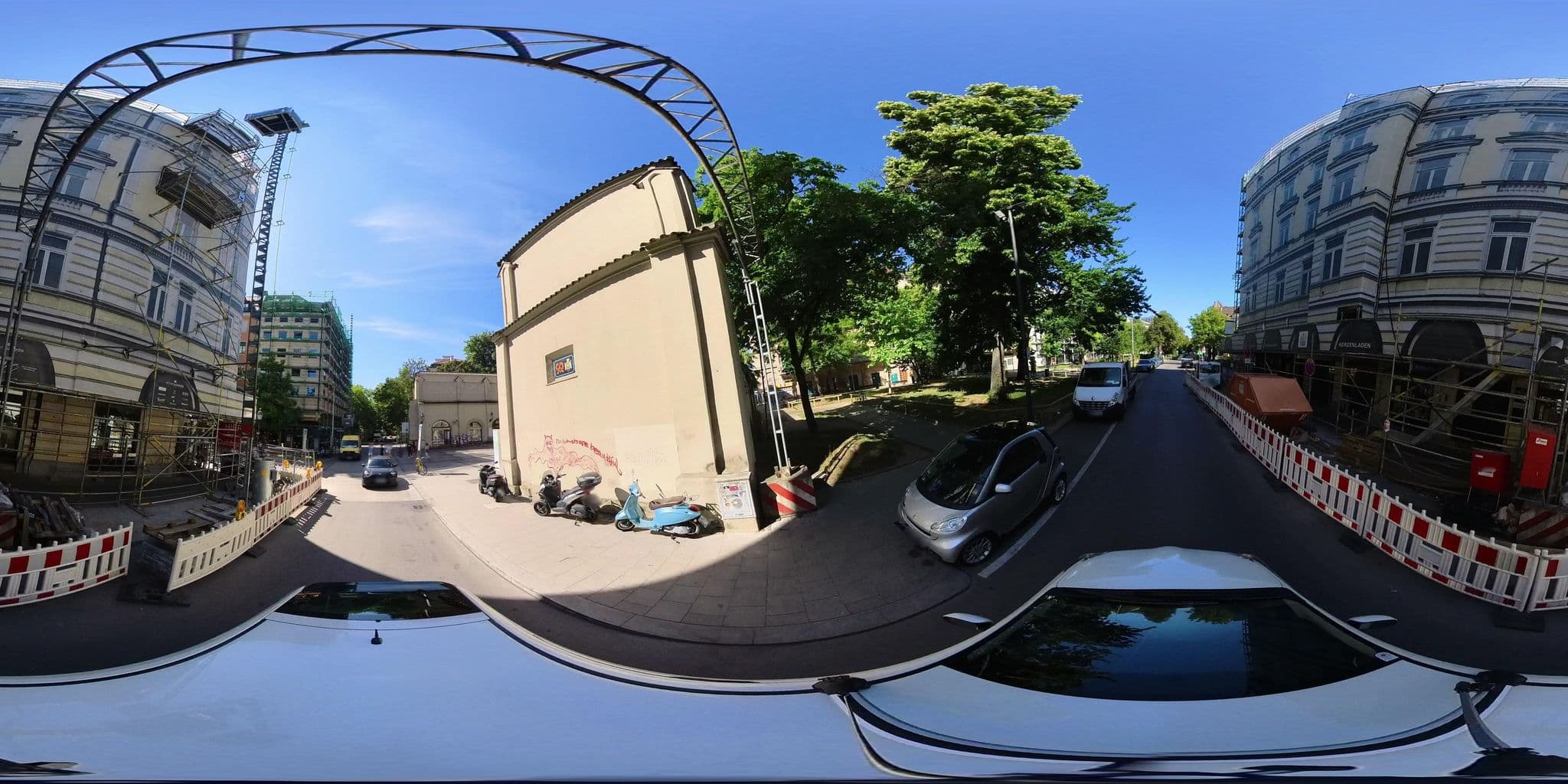 Street view near Hotel Atlanta, Munich — © osmplus_org (CC BY-SA · Mapillary)