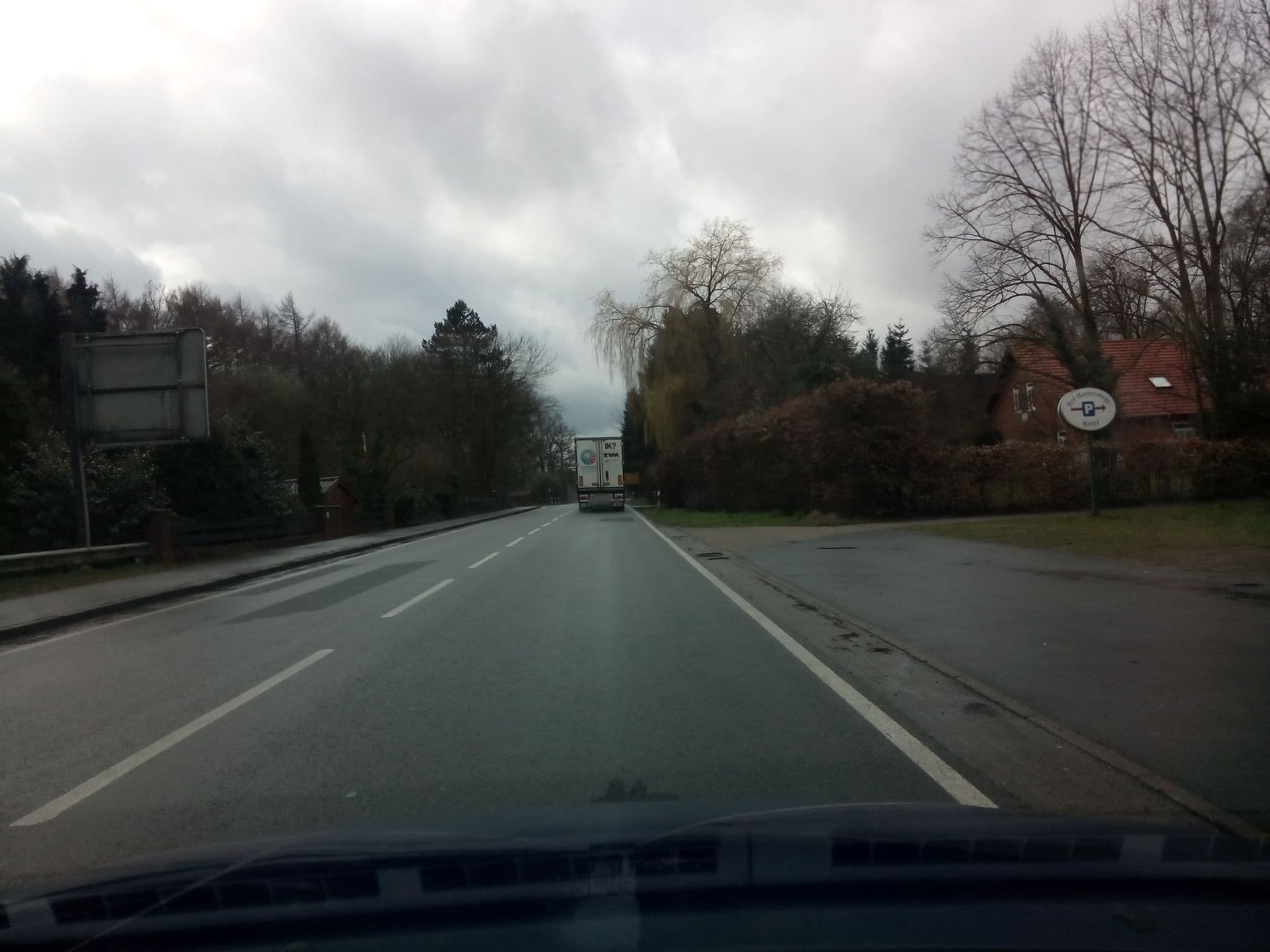 Street view near Hotel Hoyerswege, Ganderkesee — © geogast (CC BY-SA · Mapillary)
