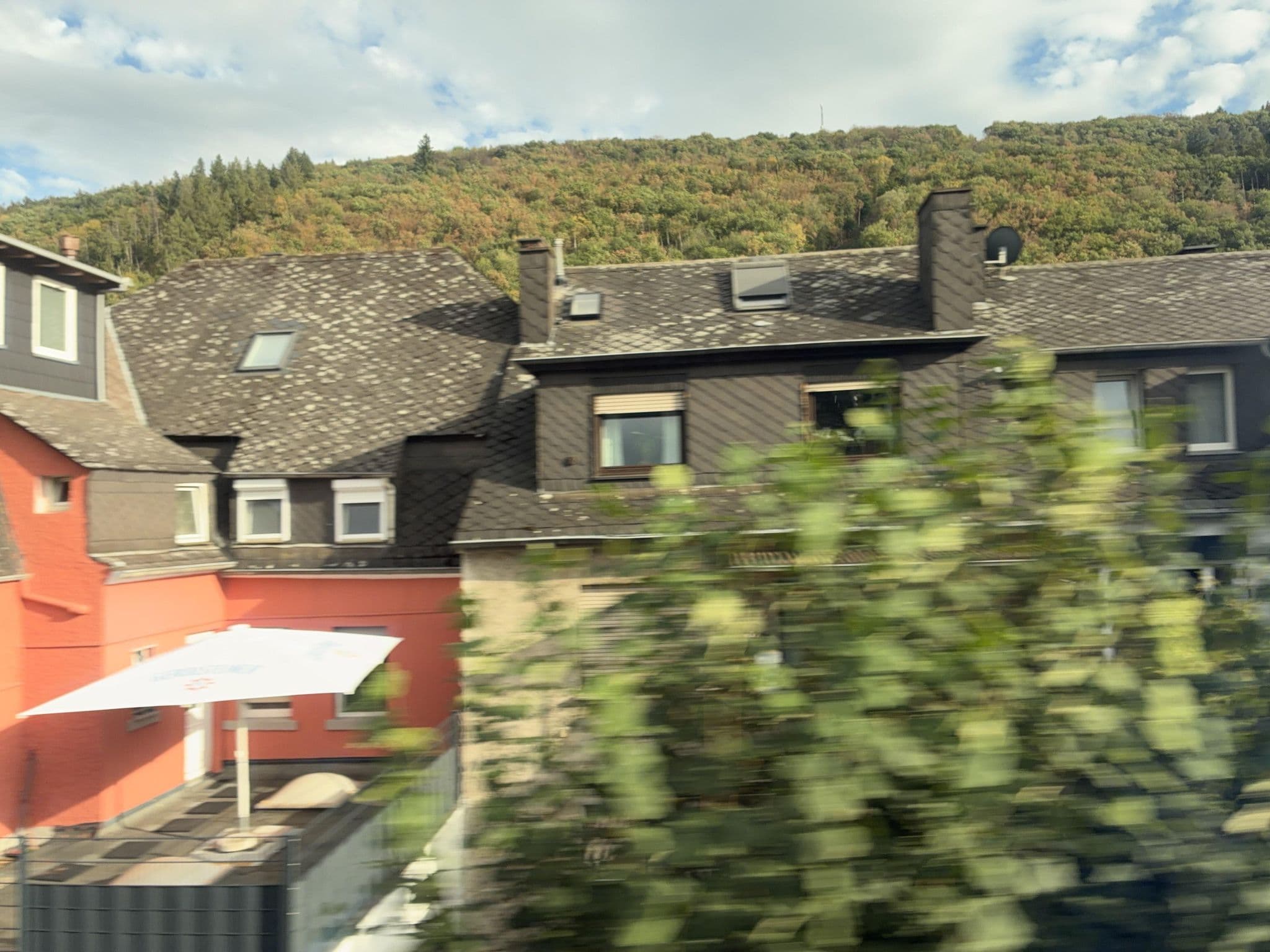 Street view near Café-Restaurant Moselterrasse, Klotten — © miguel_andrade (CC BY-SA · Mapillary)
