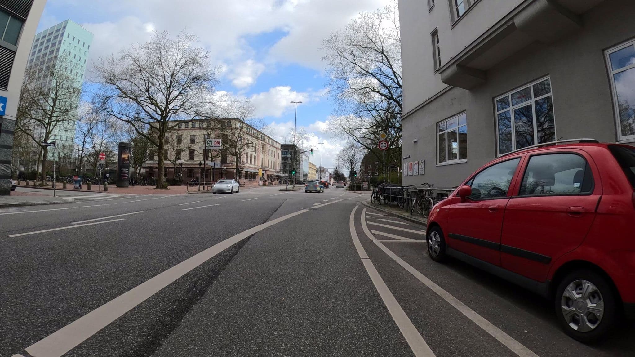 Street view near OBERDECK Studio Apartments, Altona — © veloroute_hamburg (CC BY-SA · Mapillary)