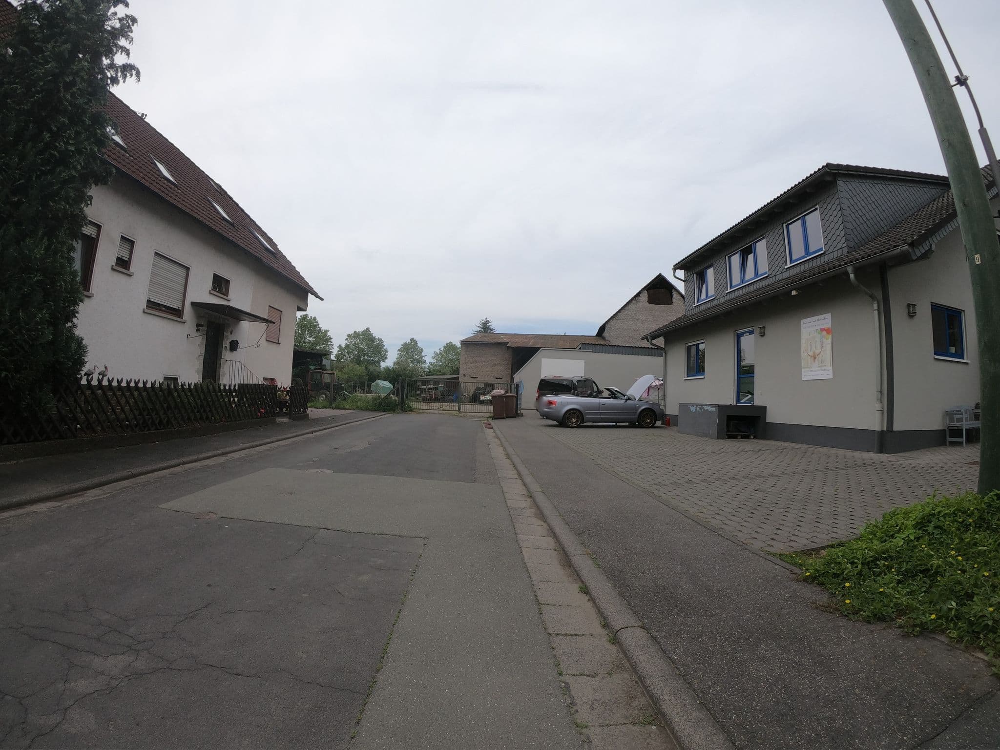 Street view near Gästehaus Alte Druckerei, Aßlar — © grinninghamster (CC BY-SA · Mapillary)