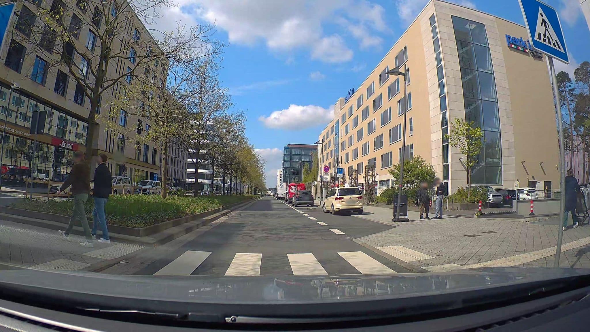 Street view near Moxy Frankfurt Airport, Zeppelinheim — © poxonline (CC BY-SA · Mapillary)