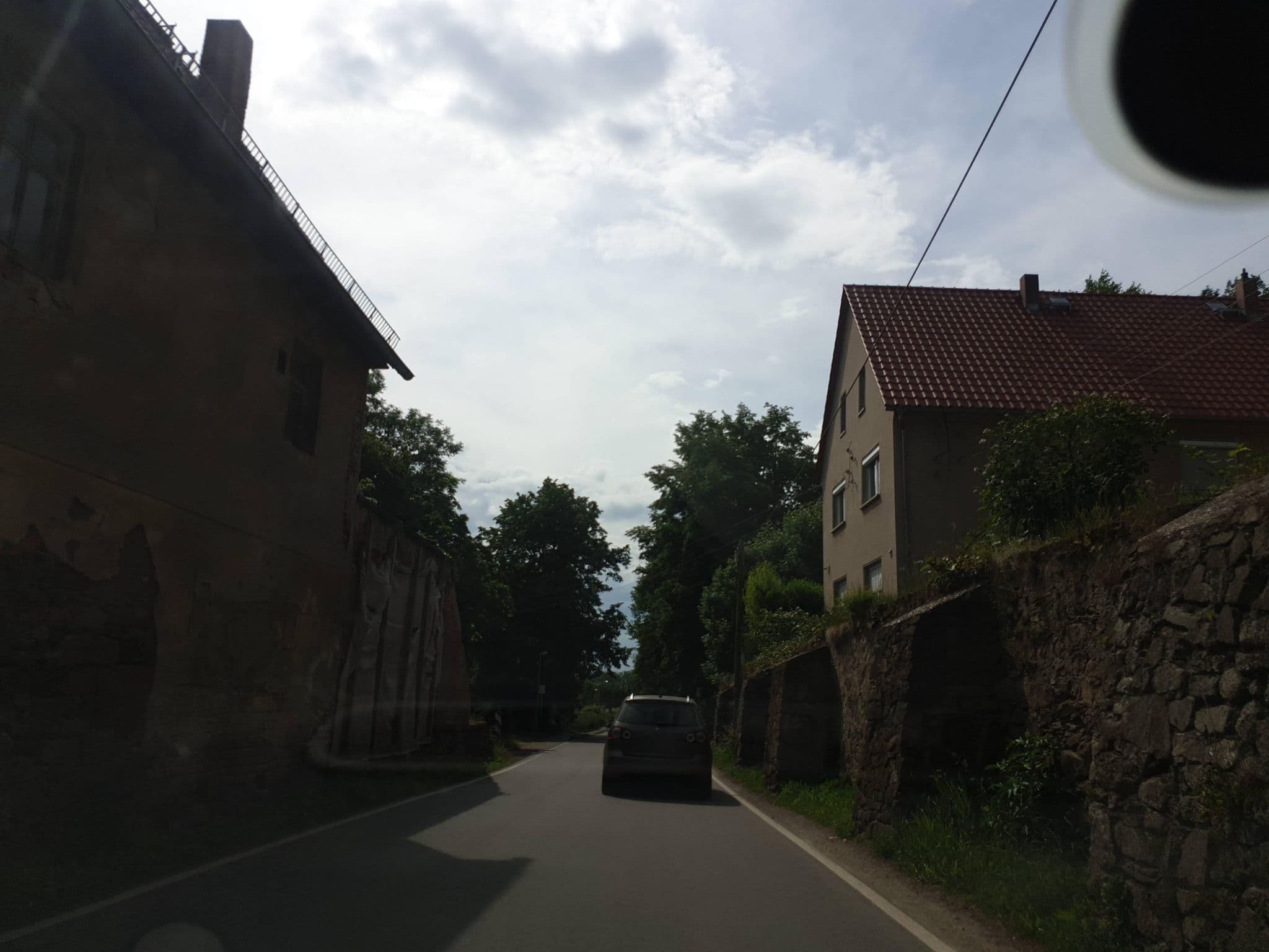 Street view near Gutshof TDA-Lohma, Langenleuba-Niederhain — © canislupus (CC BY-SA · Mapillary)