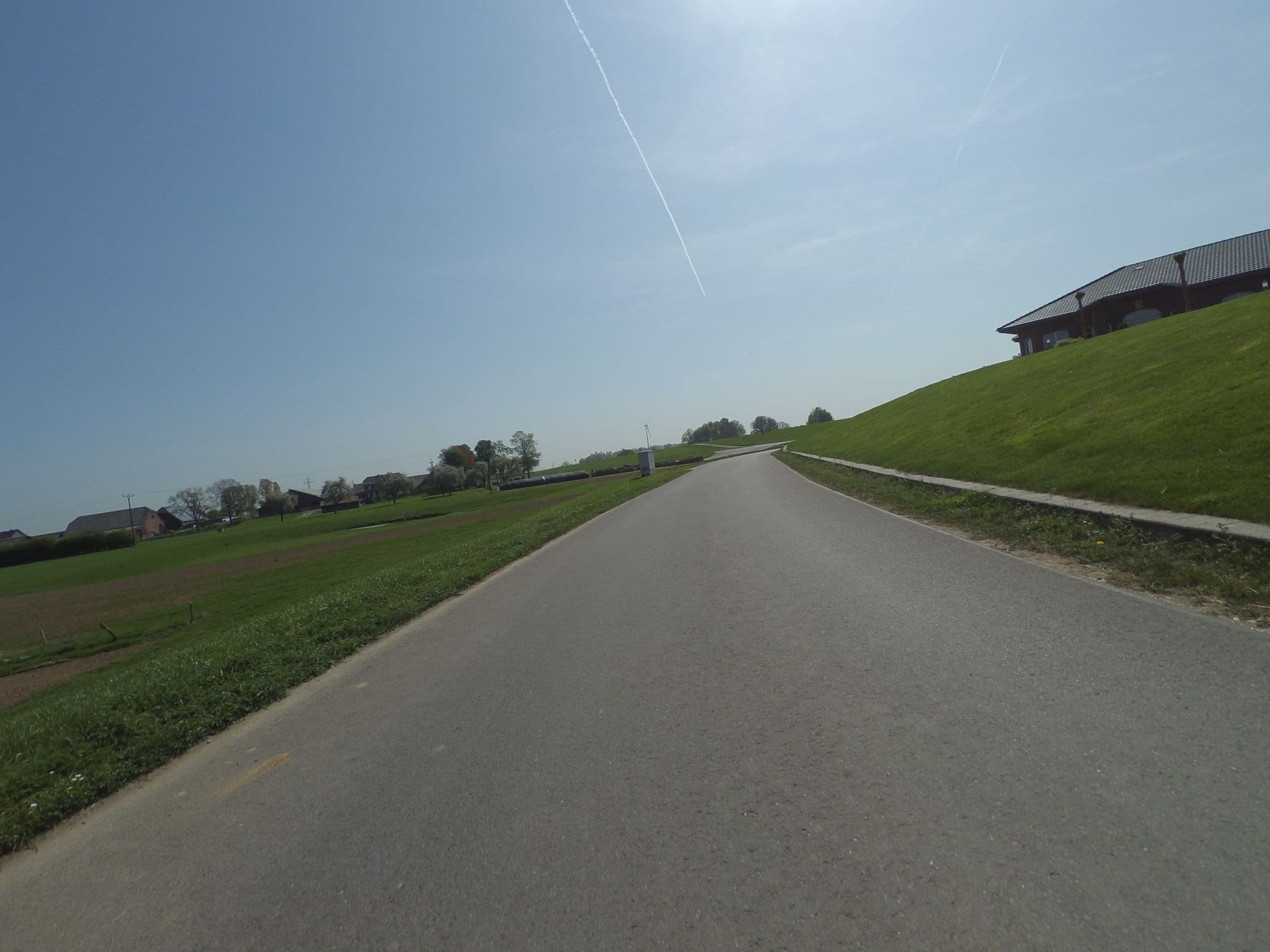 Street view near Ferienwohnung Deichkrone, Mehrhoog — © peewee32 (CC BY-SA · Mapillary)