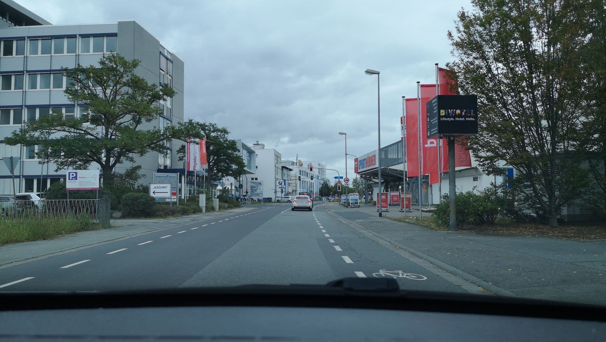 Street view near DIWOTEL | Frankfurt Airport Dreieich, Dreieich — © fabiush (CC BY-SA · Mapillary)
