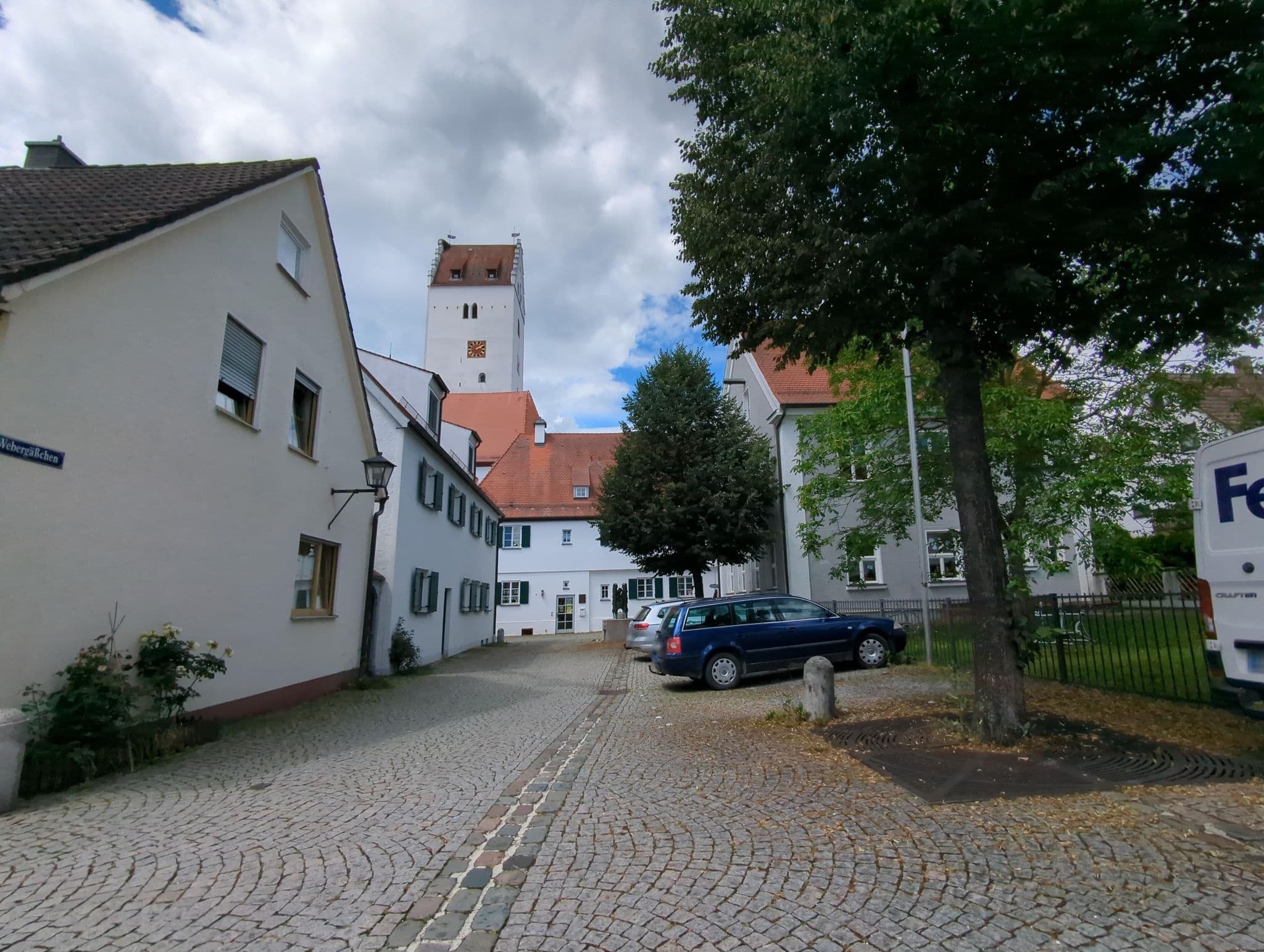 Street view near Haus Leipheim, Leipheim — © ente (CC BY-SA · Mapillary)