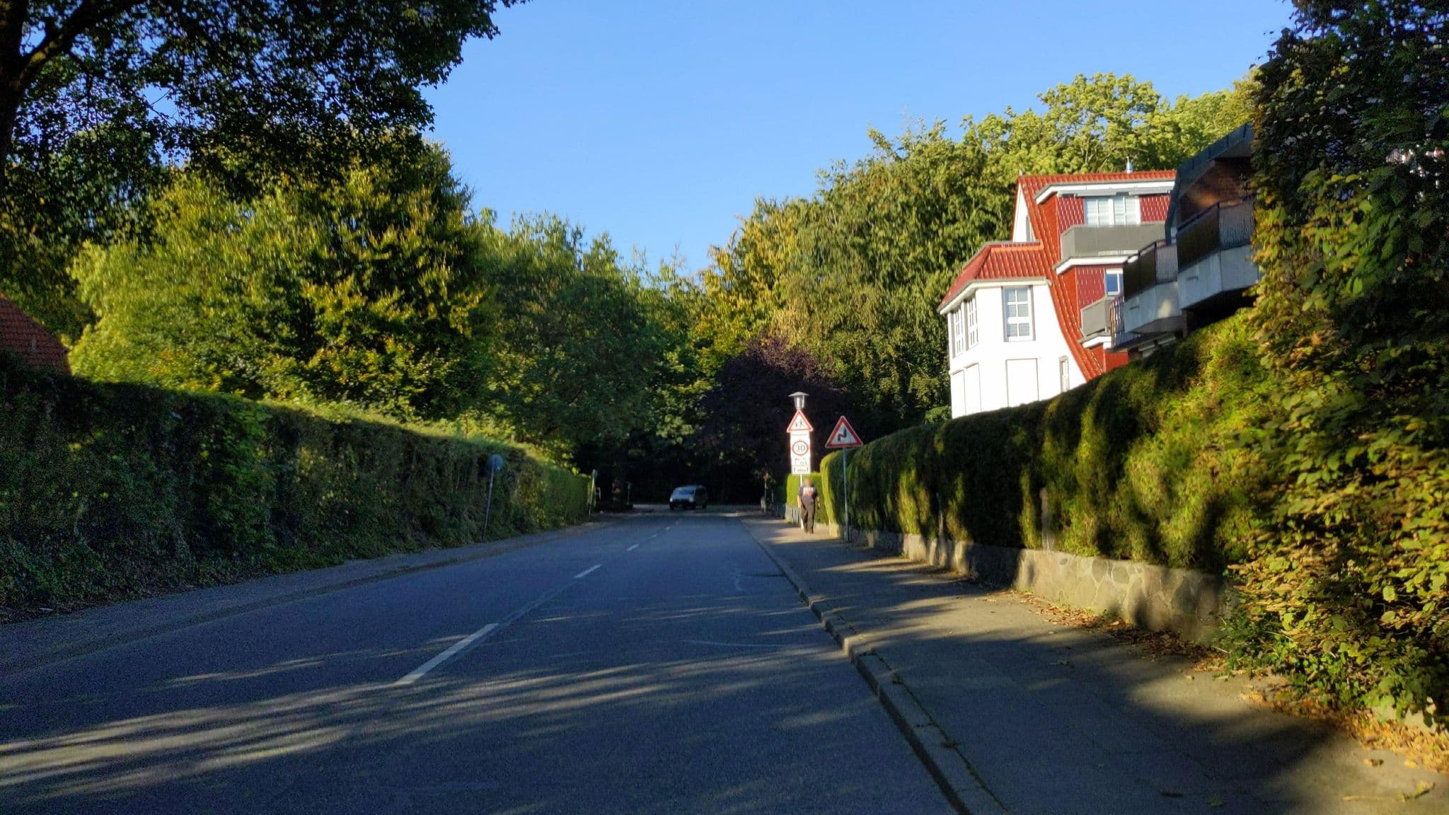 Street view near Rosenhain 8, Timmendorfer Strand — © rasmustravemnd (CC BY-SA · Mapillary)