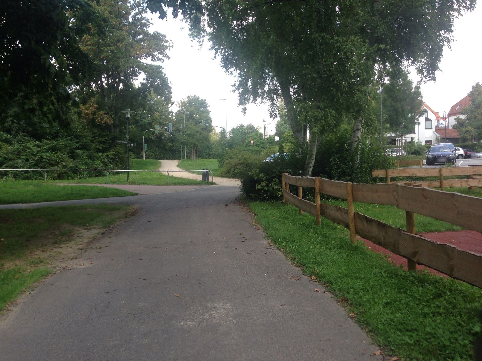 Street view near Dorint Parkhotel, Bad Vilbel — © flidolin (CC BY-SA · Mapillary)