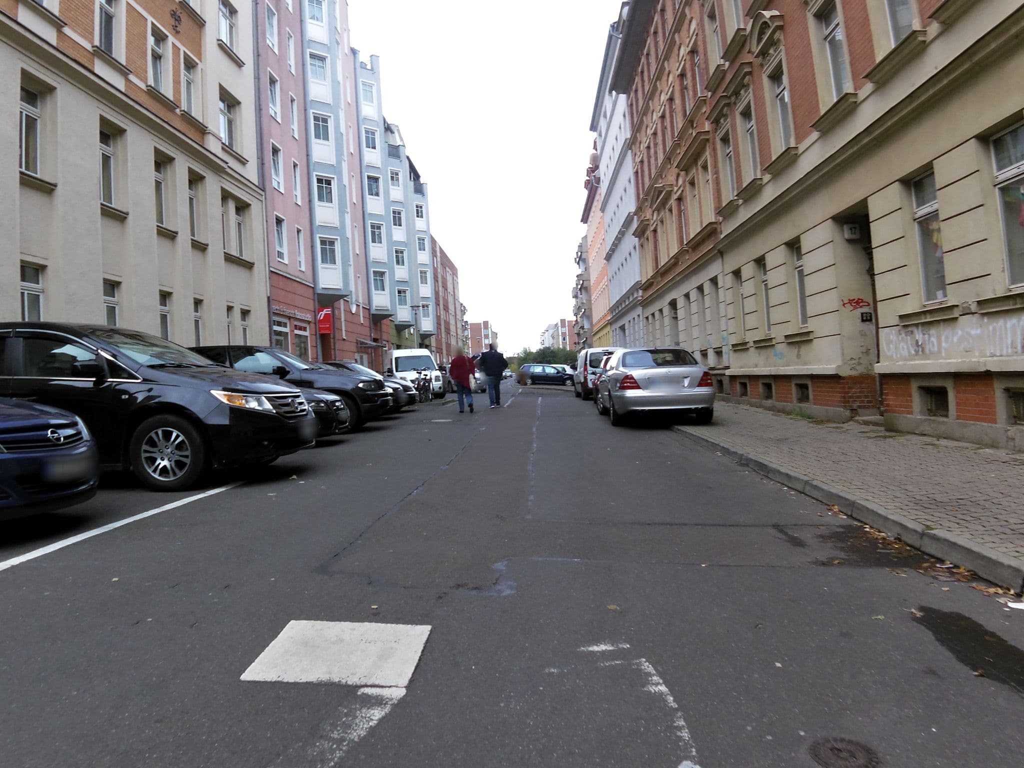 Street view near Hostel Viktoria, Leipzig — © zoegglmeyr (CC BY-SA · Mapillary)