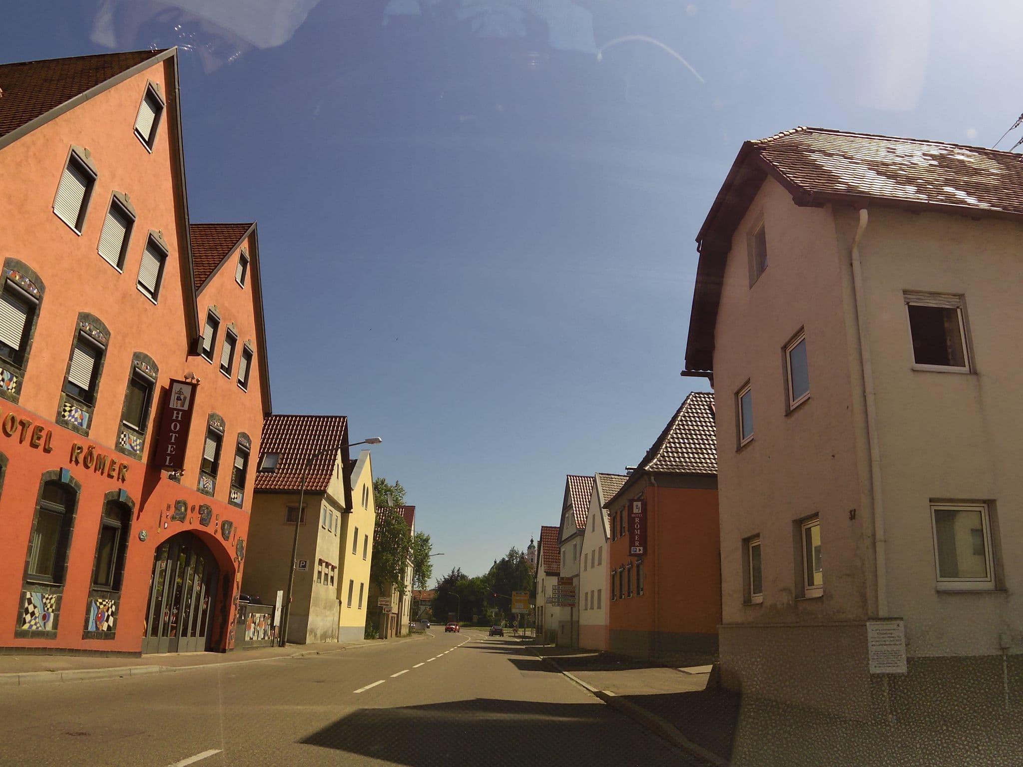 Street view near Hotel Römer, Günzburg — © chuck (CC BY-SA · Mapillary)