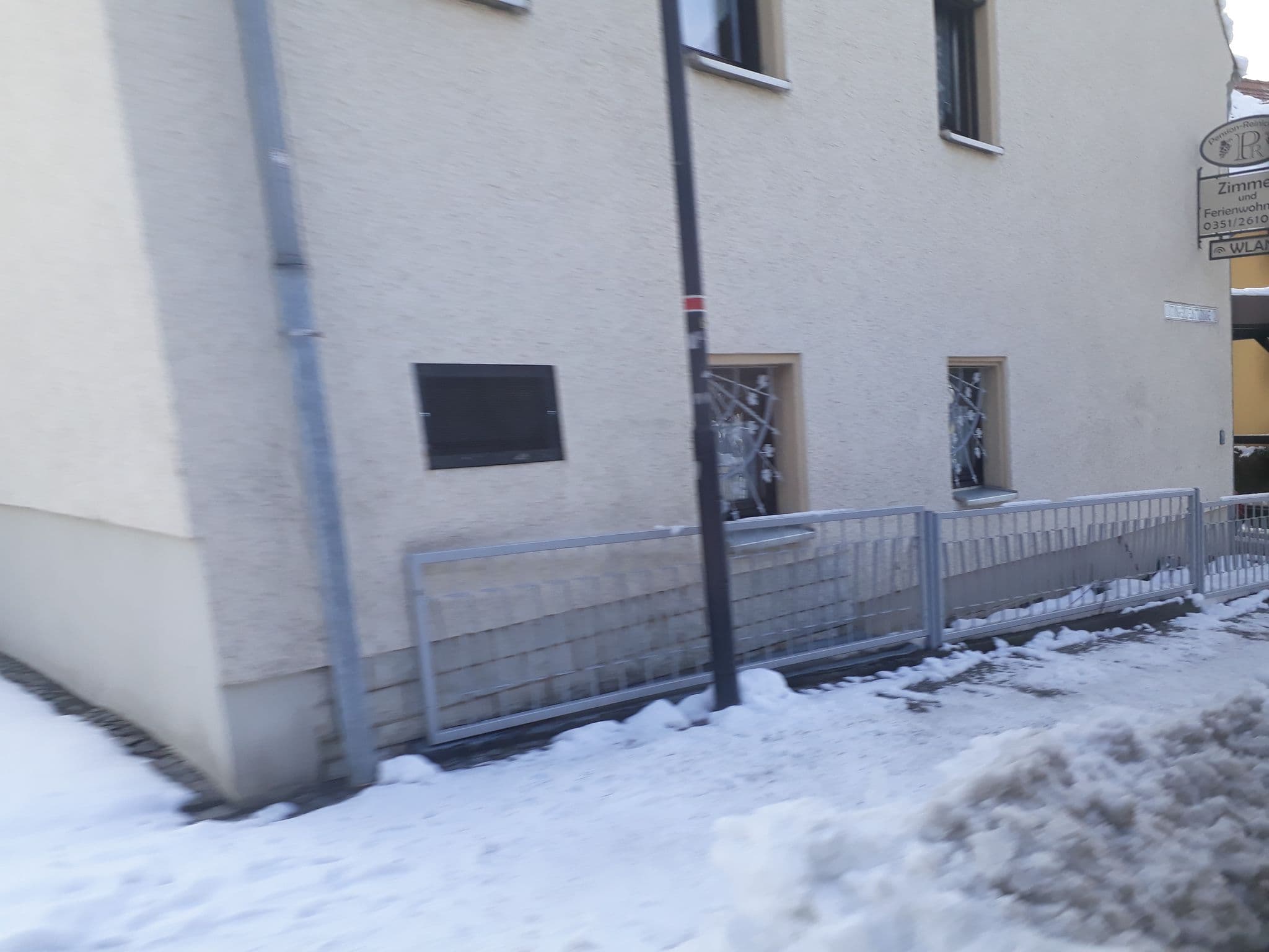 Street view near Pension Reinicke, Pillnitz — © ntl97 (CC BY-SA · Mapillary)