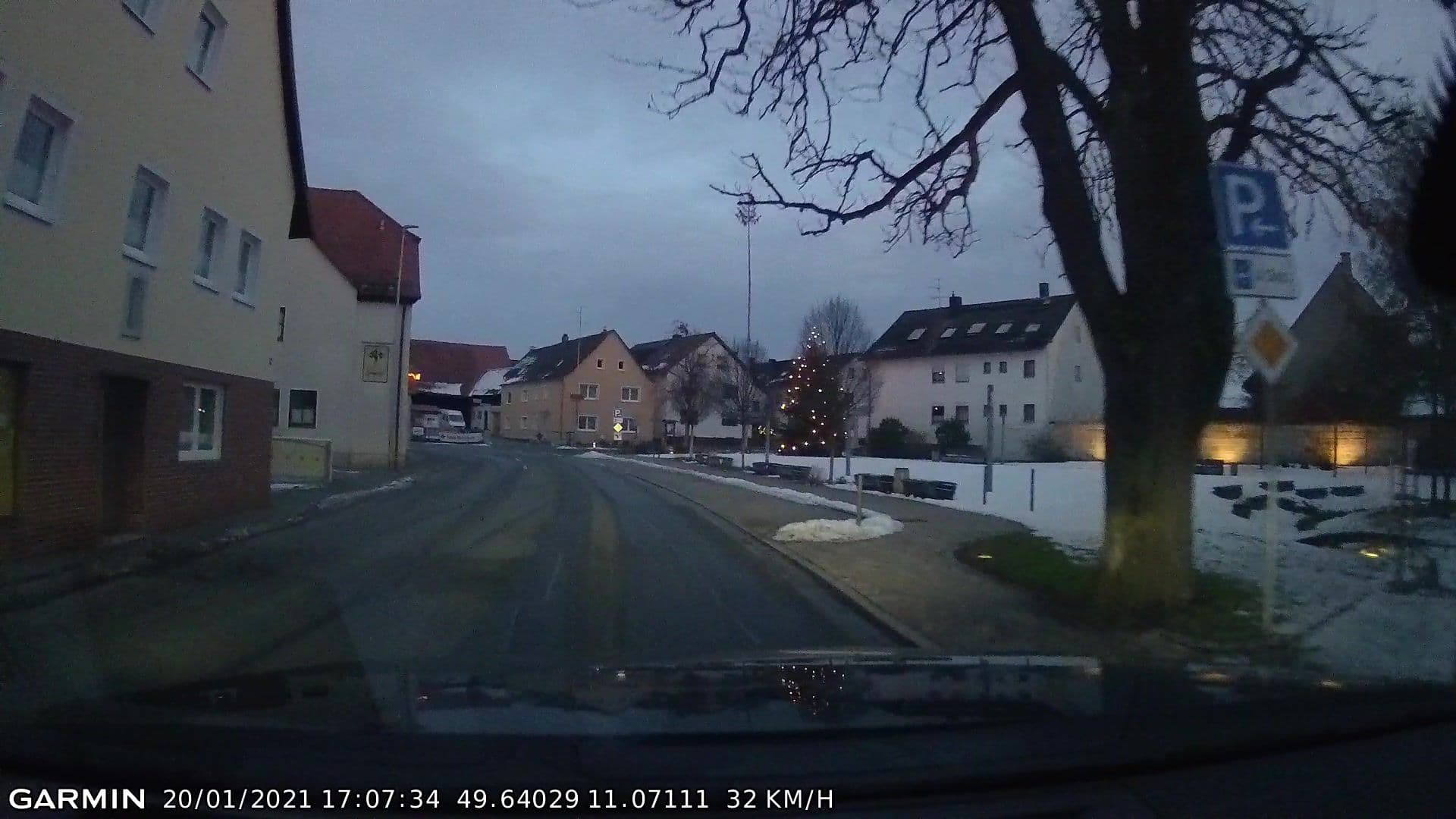 Street view near Zametzer, Langensendelbach — © curtisnewton (CC BY-SA · Mapillary)