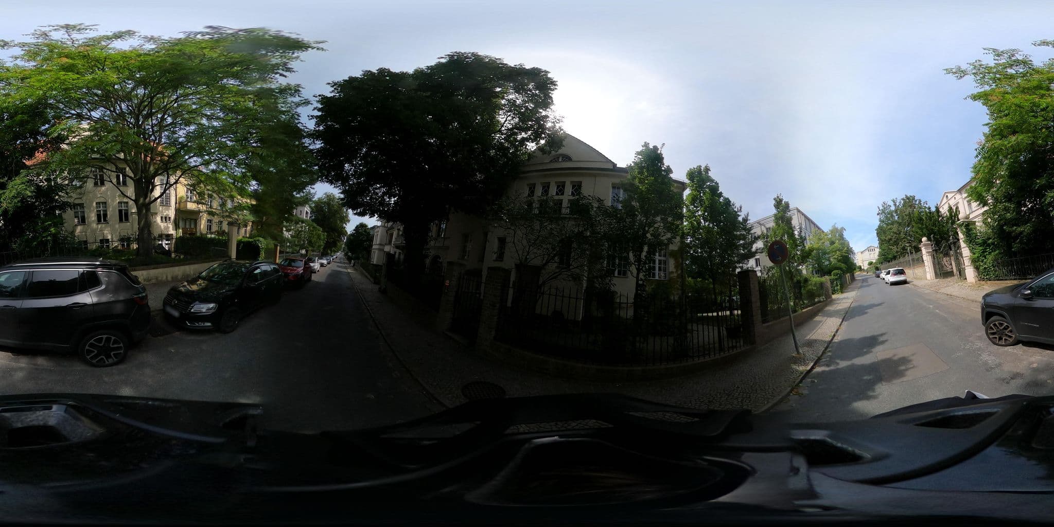 Street view near Halbe Treppe, Potsdam — © Till_btn (CC BY-SA · Mapillary)