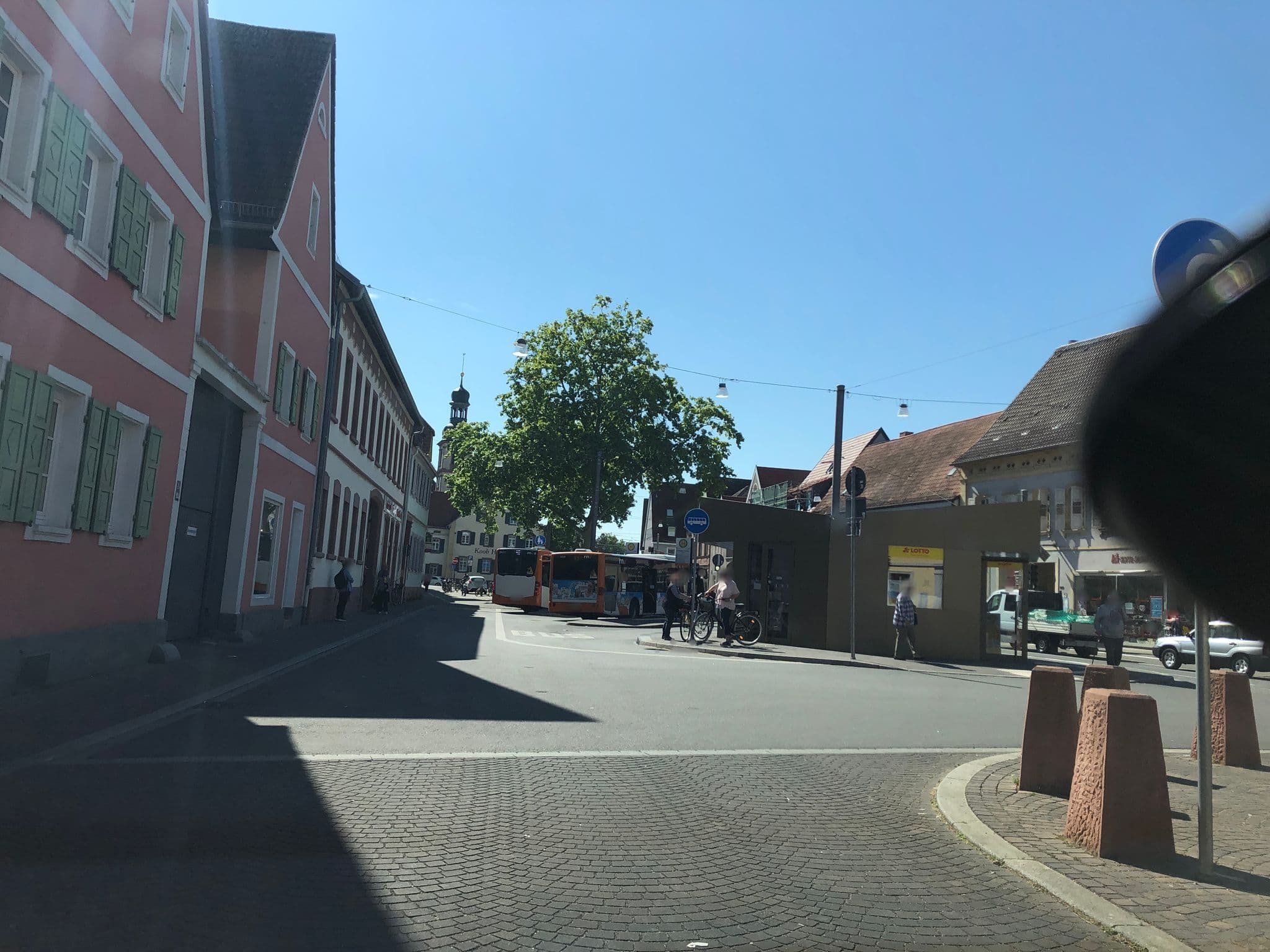 Street view near Hotel Weingärtner, Ilvesheim — © knistertoni (CC BY-SA · Mapillary)