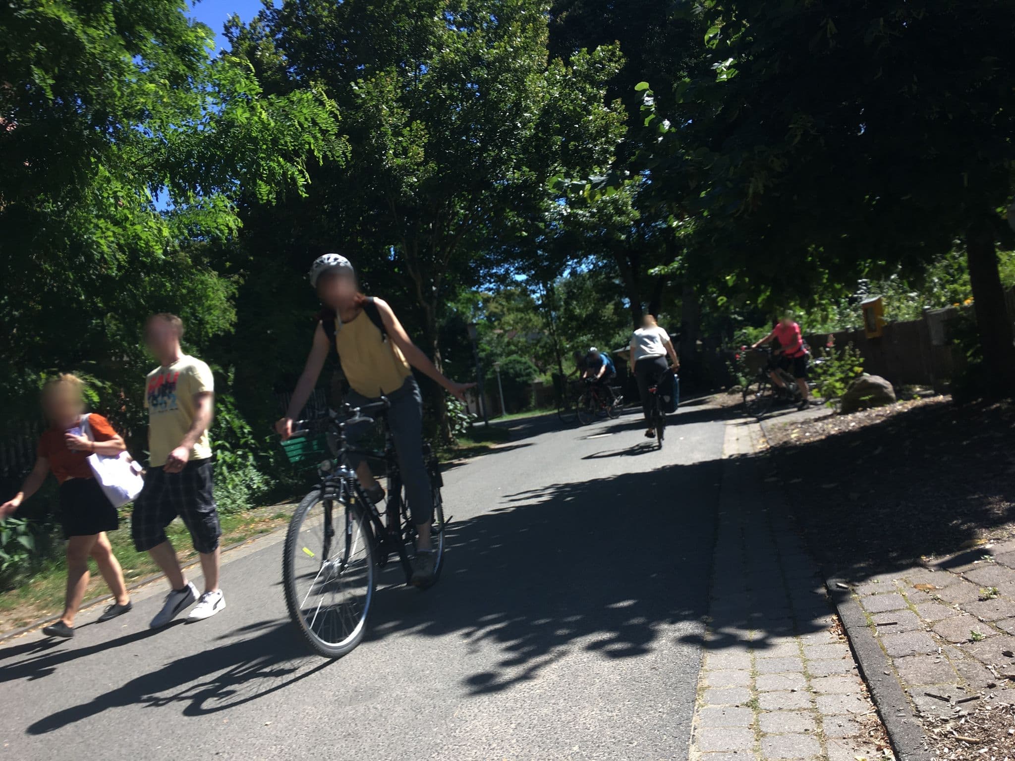 Street view near Yogahaus am Stechlinsee, Fürstenberg — © eserte (CC BY-SA · Mapillary)