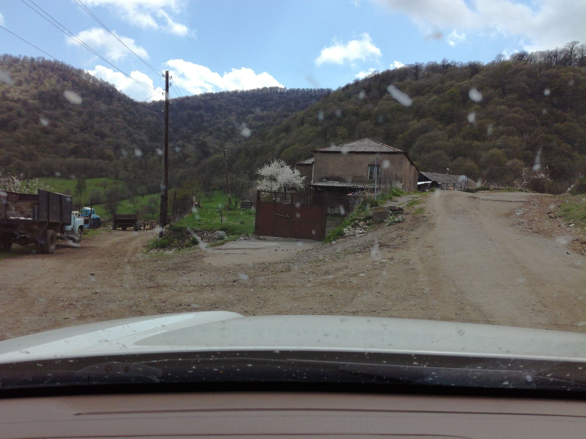 Street view near Guest house, Shinuhayr — © artak22 (CC BY-SA · Mapillary)