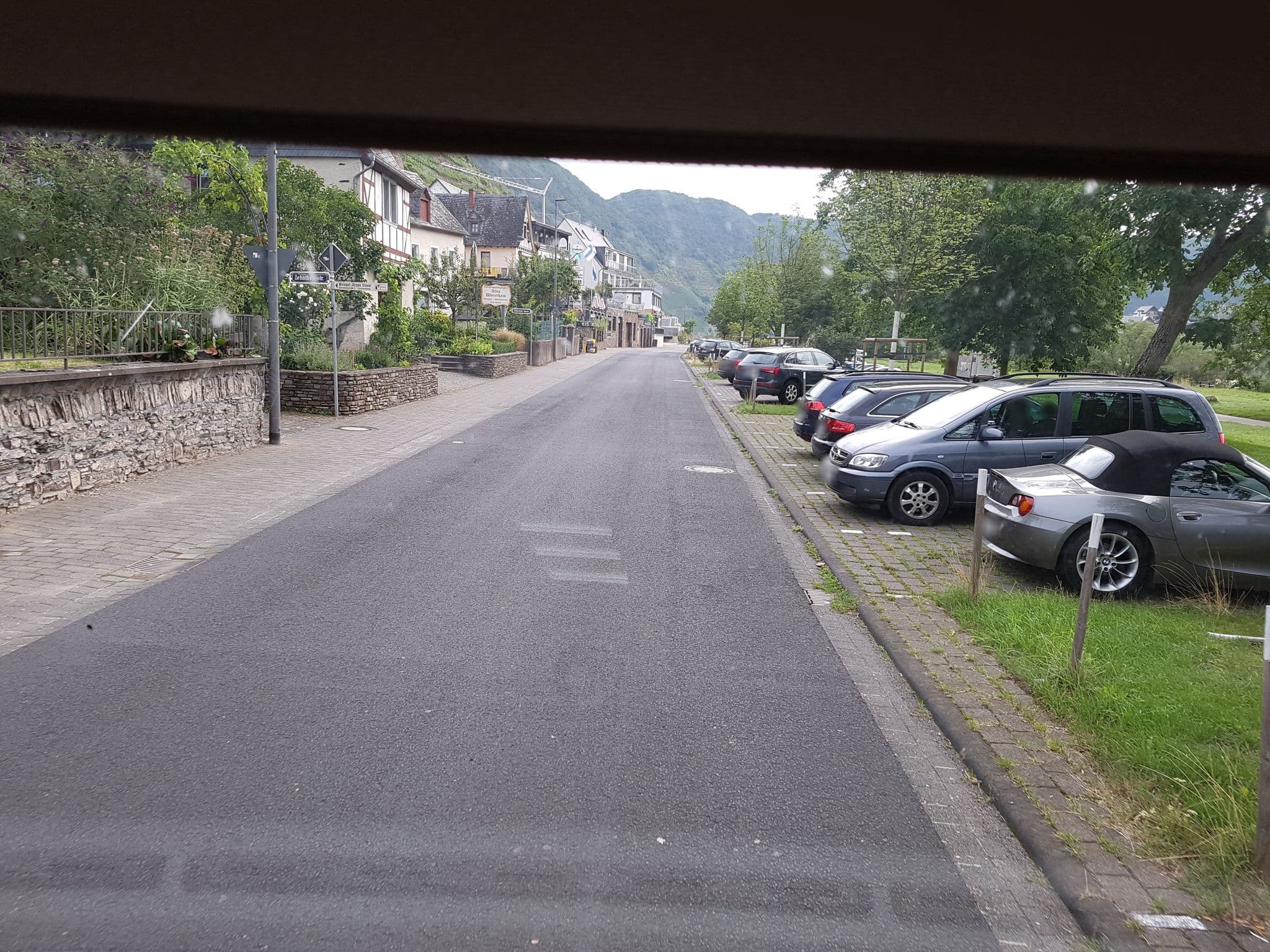 Street view near Weingut Jürgen Steuer, Bruttig-Fankel — © bernardvoyageur (CC BY-SA · Mapillary)