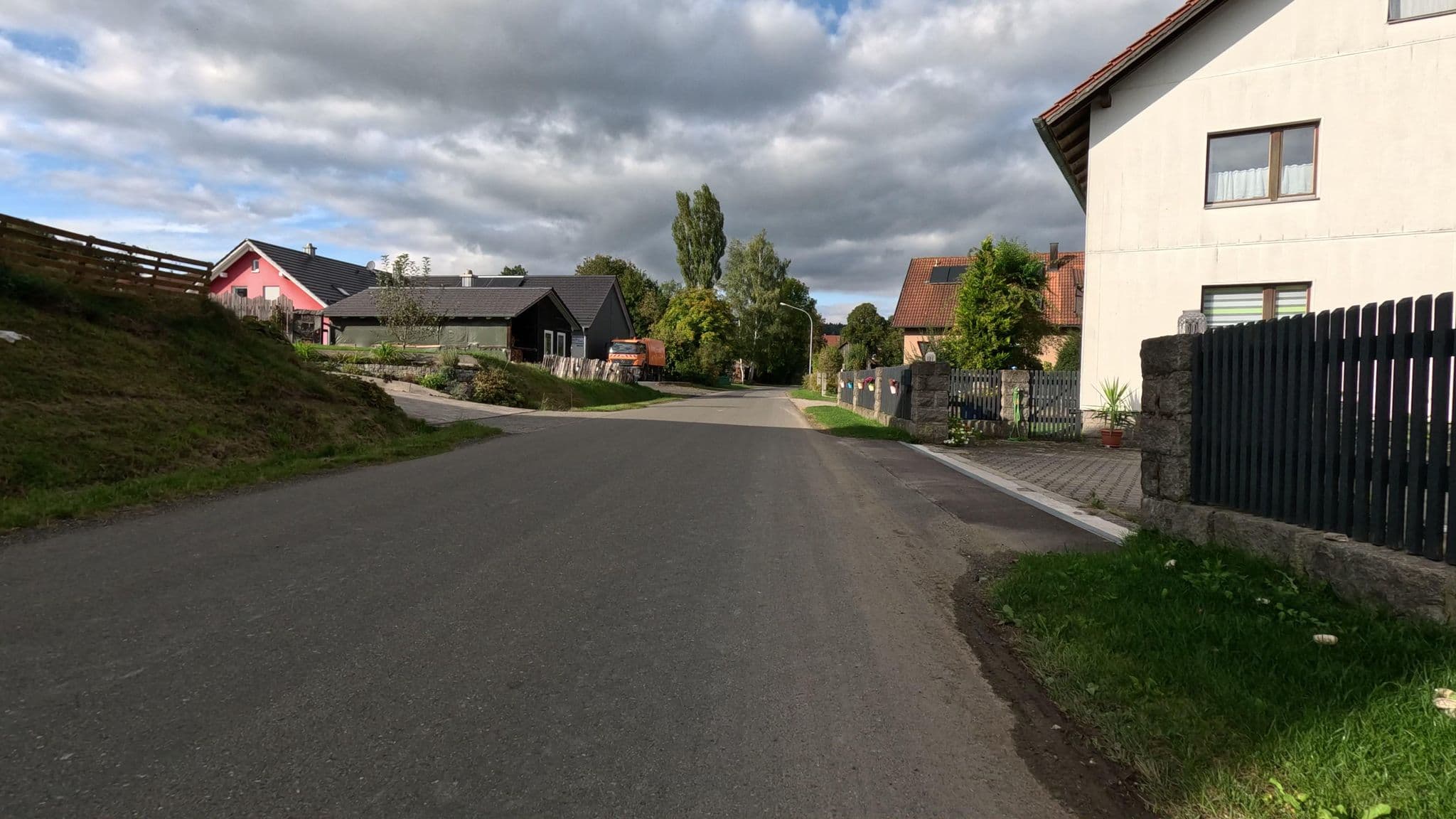Street view near Husky-Hof, Thanstein — © rnissl (CC BY-SA · Mapillary)