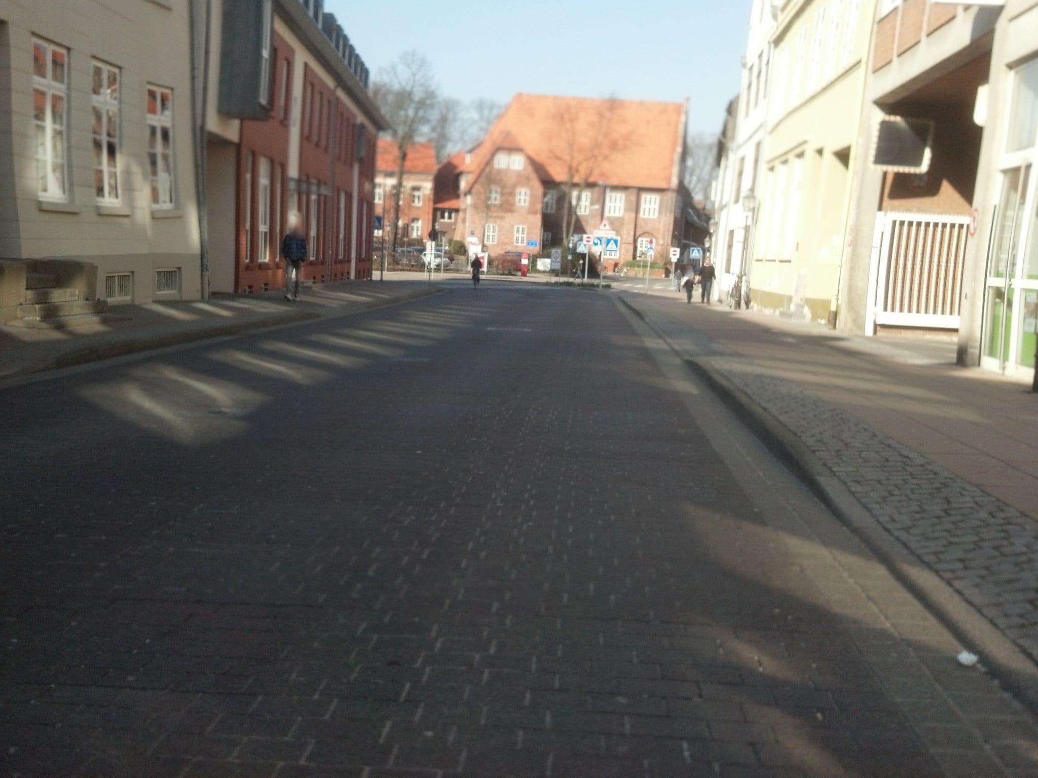 Street view near Saltbloom Apartments, Lüneburg — © soepzi (CC BY-SA · Mapillary)