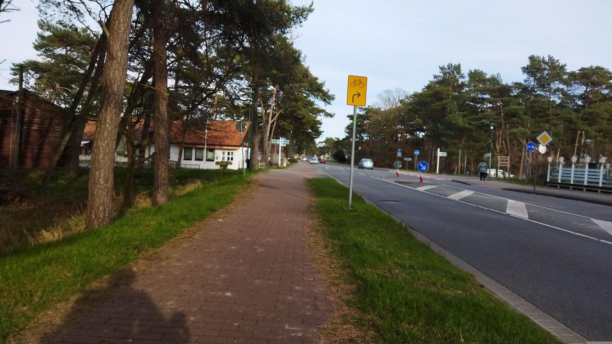 Street view near Hotel Meeresblick, Glowe — © changchun1 (CC BY-SA · Mapillary)
